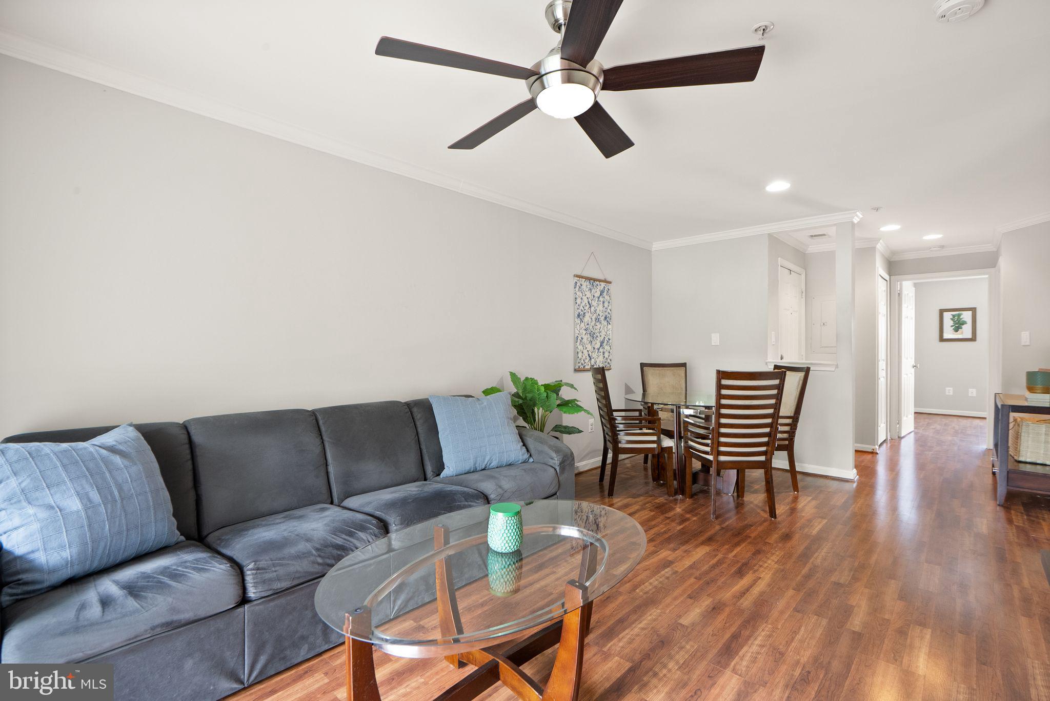 LAKESHORE CONDO - Residential