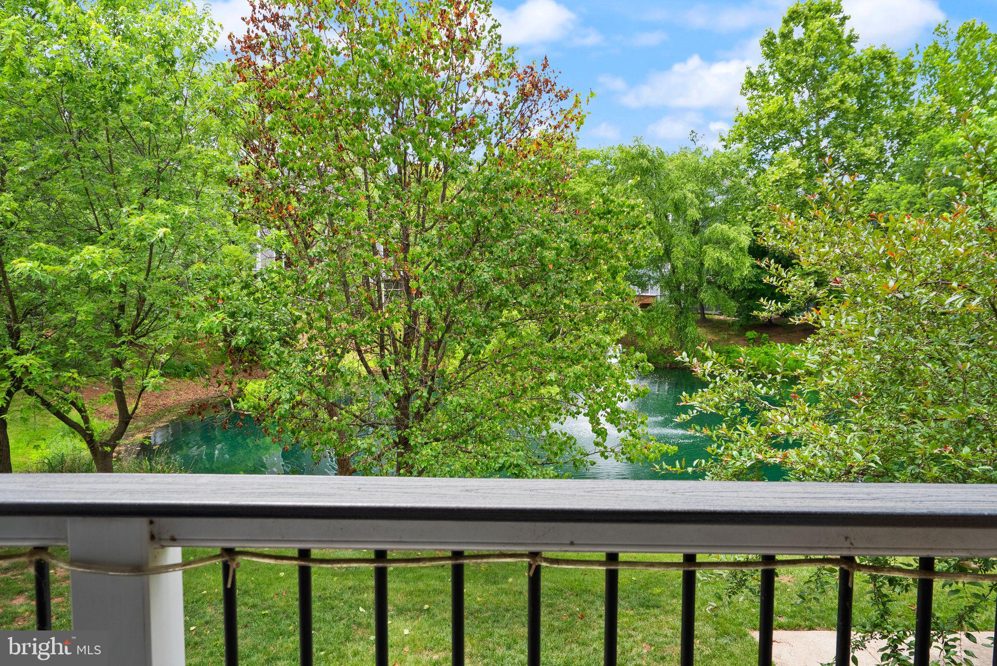 LAKESHORE CONDO - Residential
