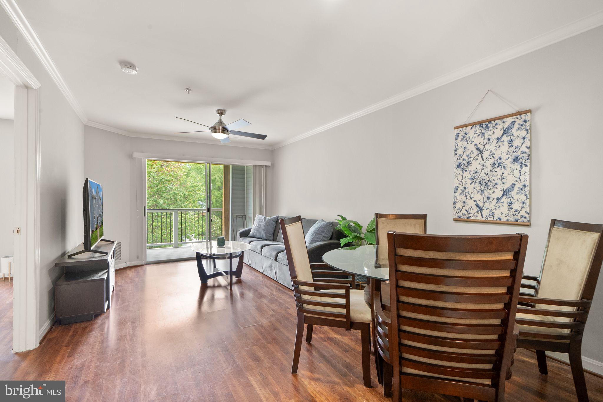 LAKESHORE CONDO - Residential