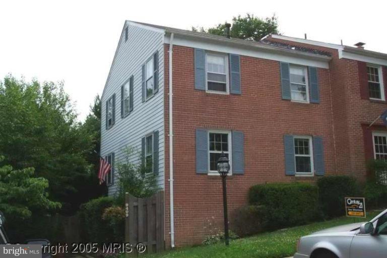 GREAT SPACE..SUPER LOCATION WITH VIEW OF LAKE BRADDOCK AND NEAR LAKE BRADDOCK JR/SR HIGH/VRE.  BOTH GREAT SCHOOLS IN THE LAKE BRADDOCK PYRAMID.  ALL BATHS JUST RENOVATED!  NO SMOKERS, NO CO-SIGNORS, TWO LOWEST INCOMES TO QUALIFY.