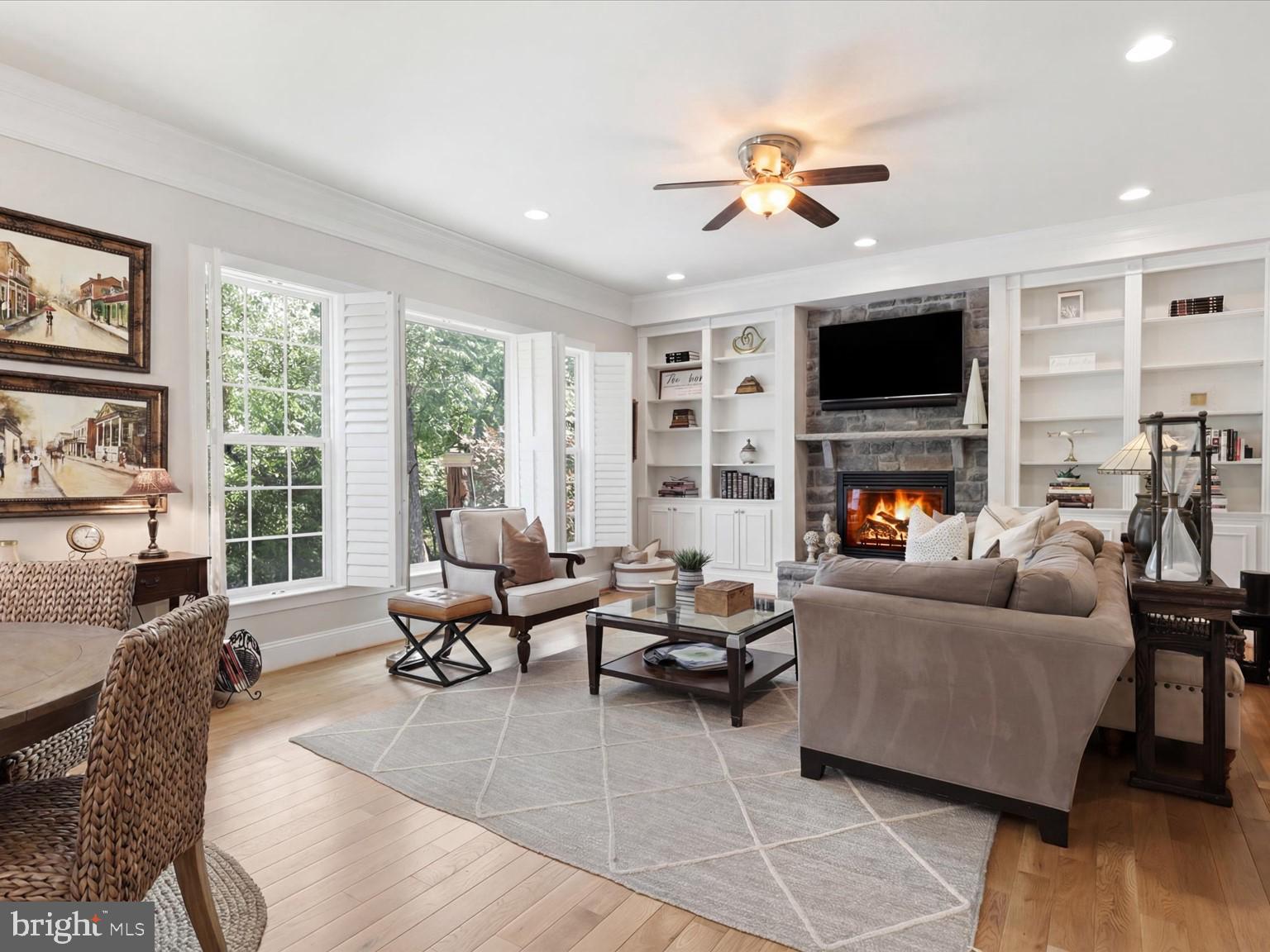 COOPERS GROVE - Residential