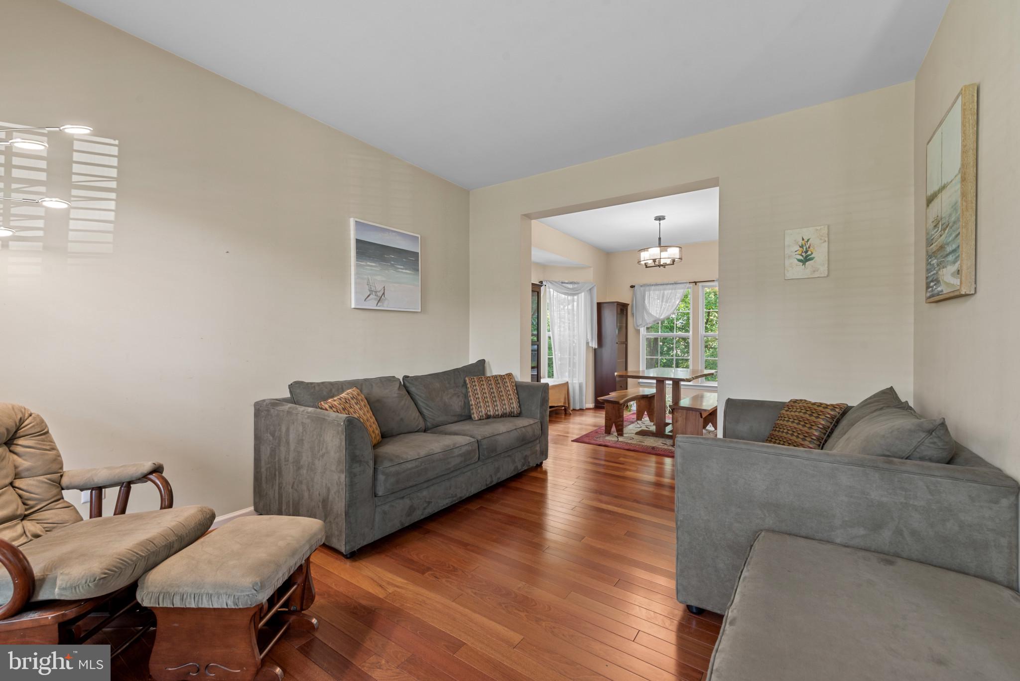 LYNDWOOD MANOR - Residential