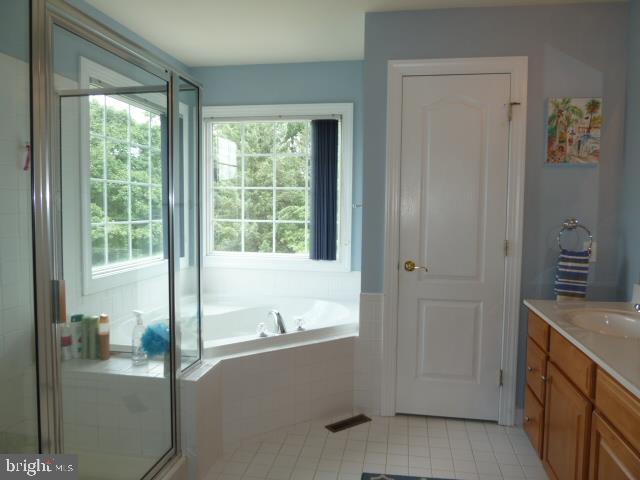 REGENTS GLEN/ROYAL OAKS - Residential