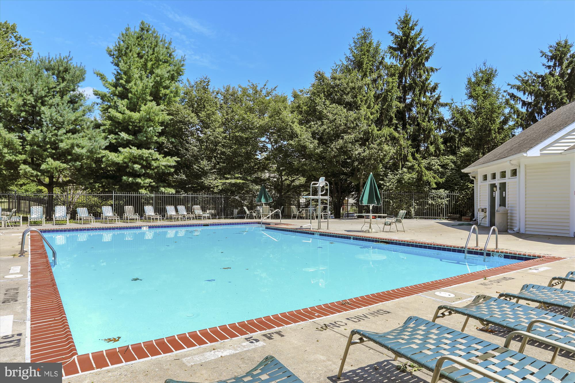 MONTGOMERY CHASE - Residential Lease