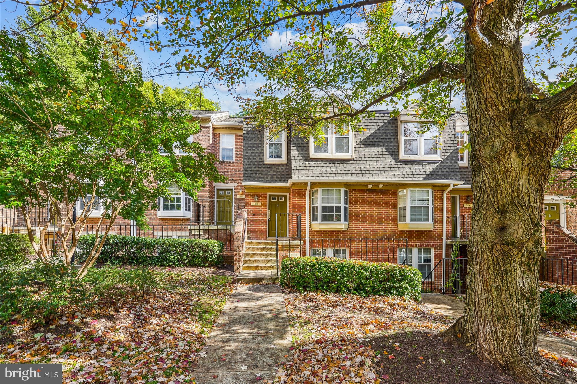 MONTGOMERY CHASE - Residential Lease
