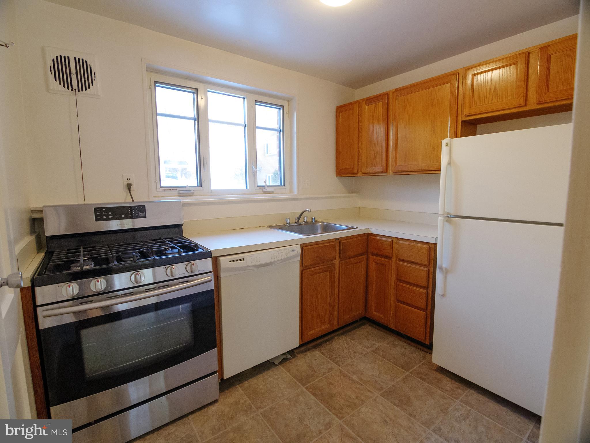 PARKSIDE CONDOMINIUMS - Residential