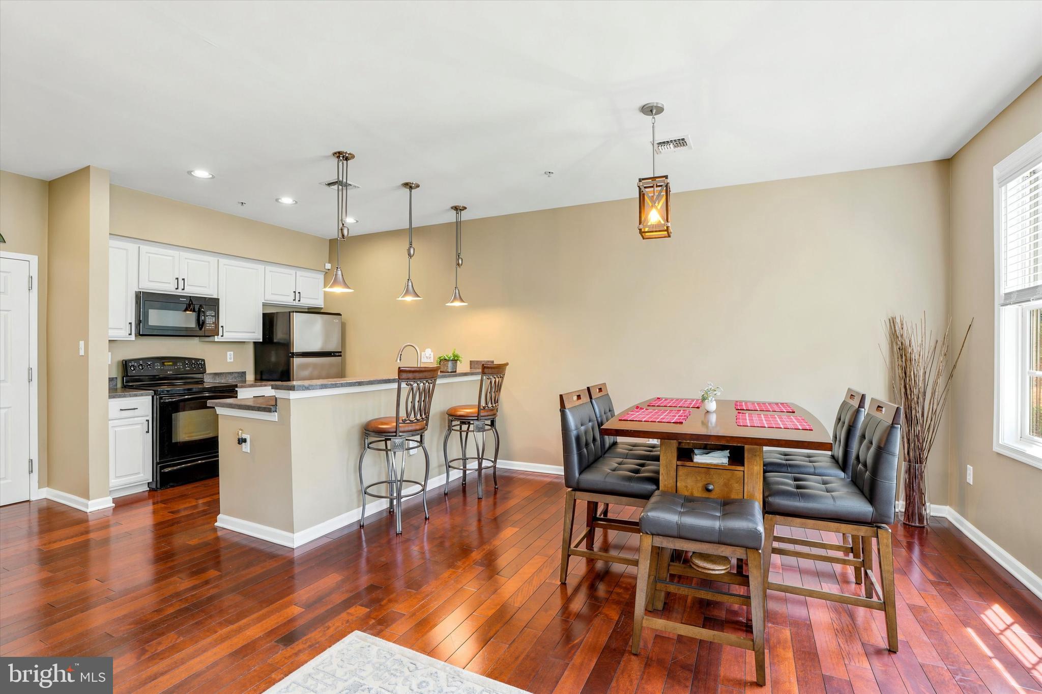 RENAISSANCE PLACE E - Residential