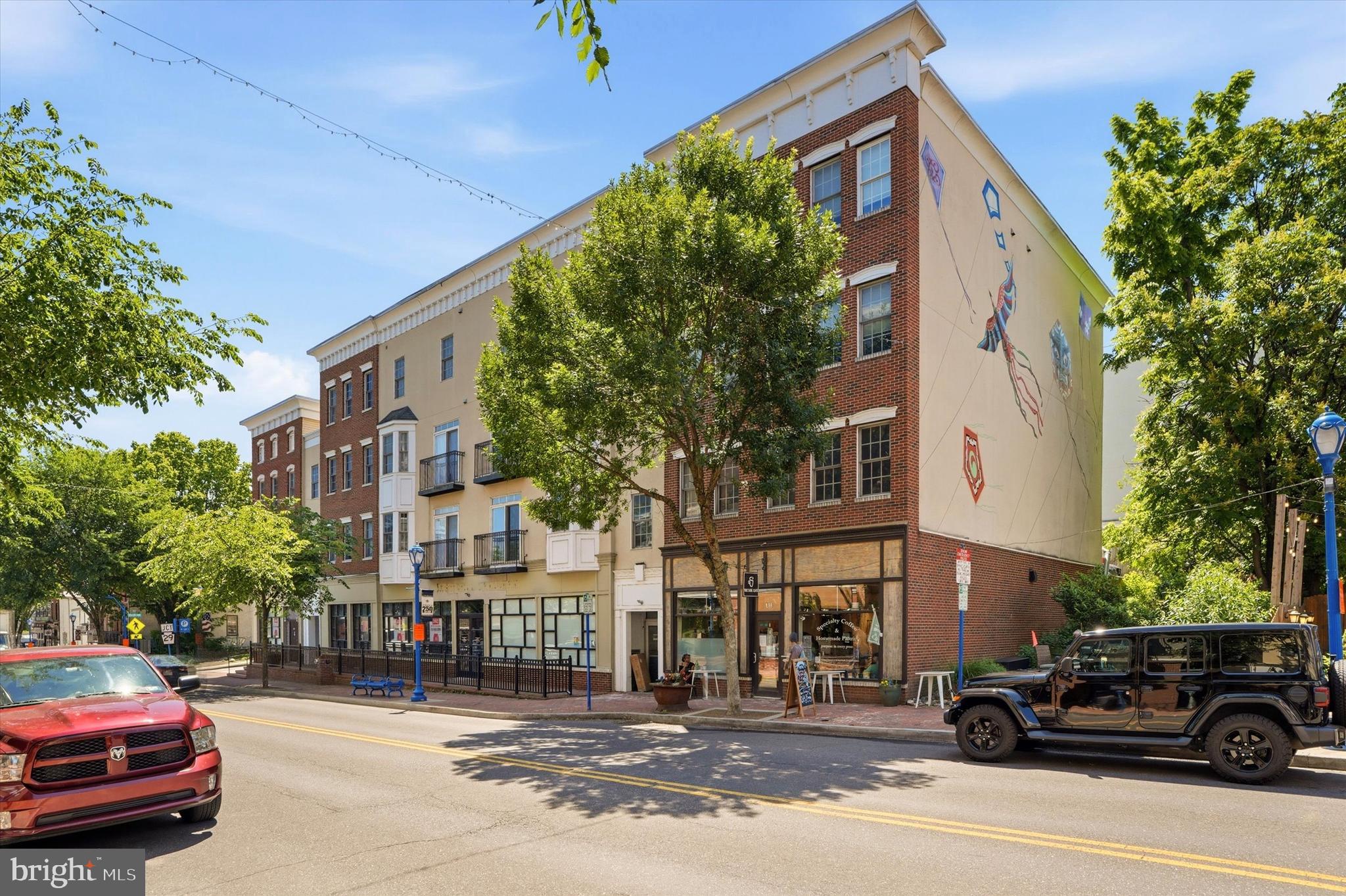 RENAISSANCE PLACE E - Residential