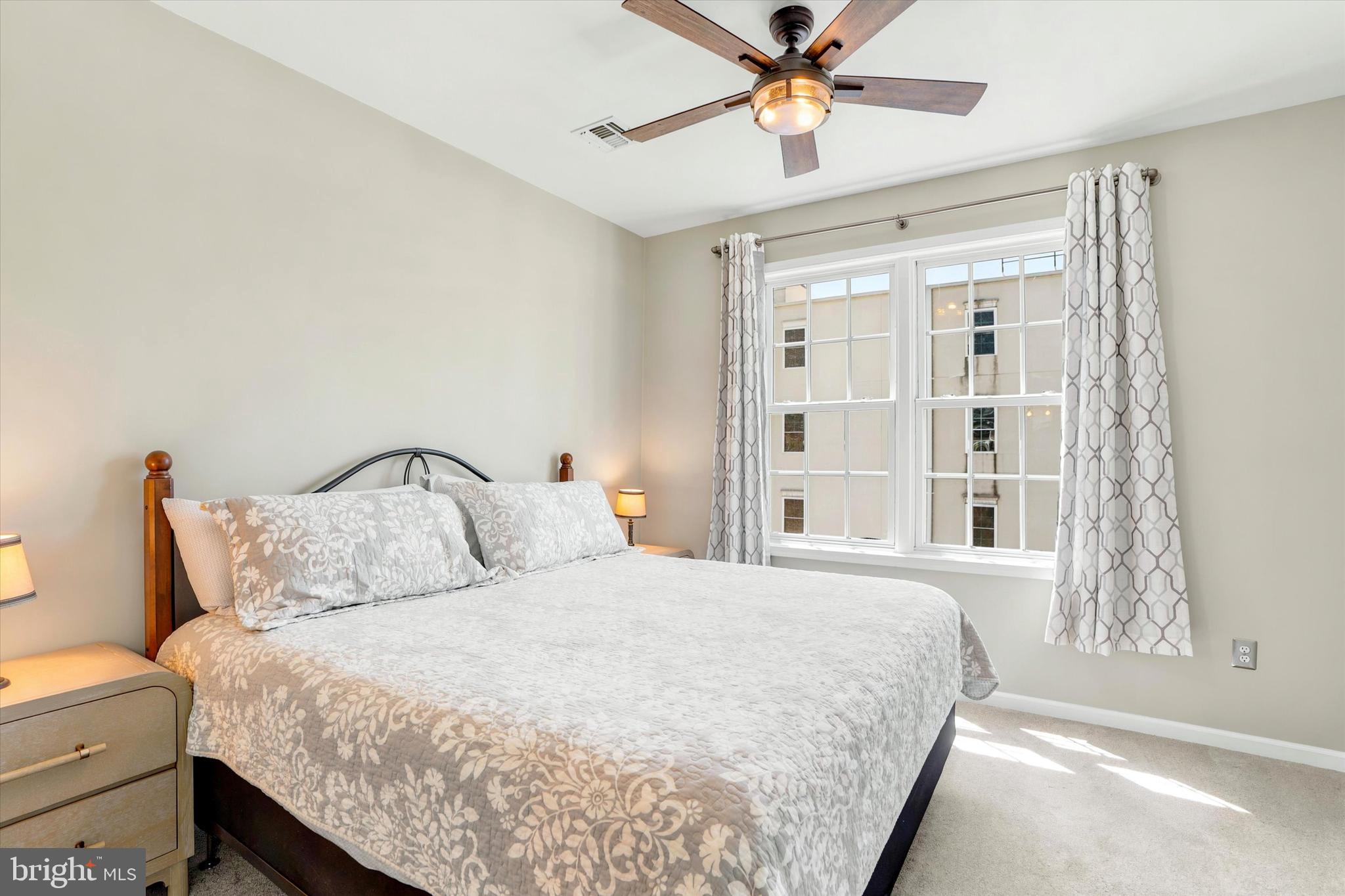 RENAISSANCE PLACE E - Residential