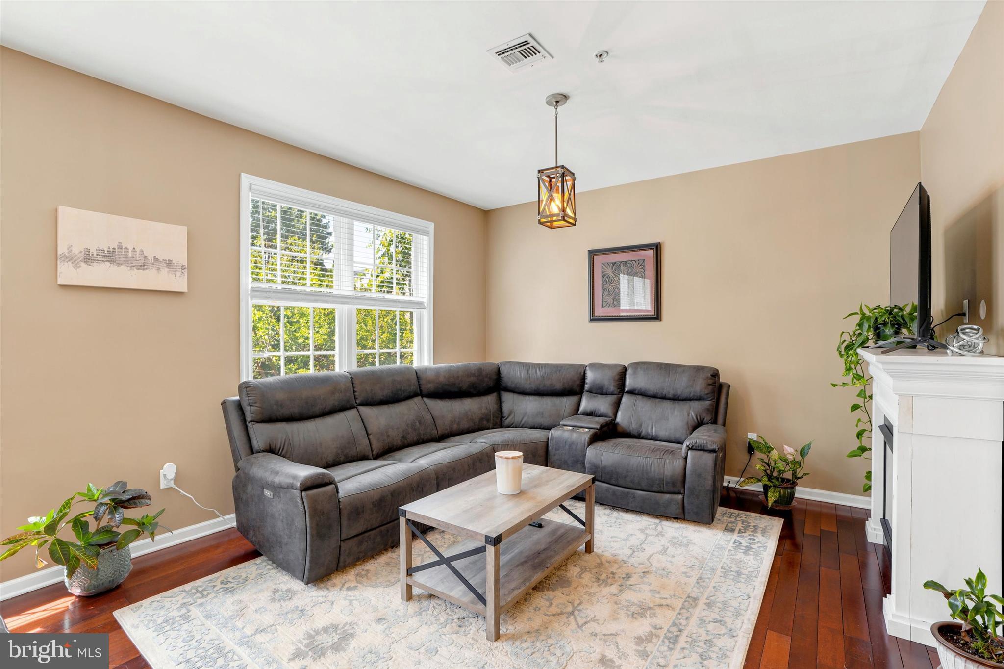RENAISSANCE PLACE E - Residential