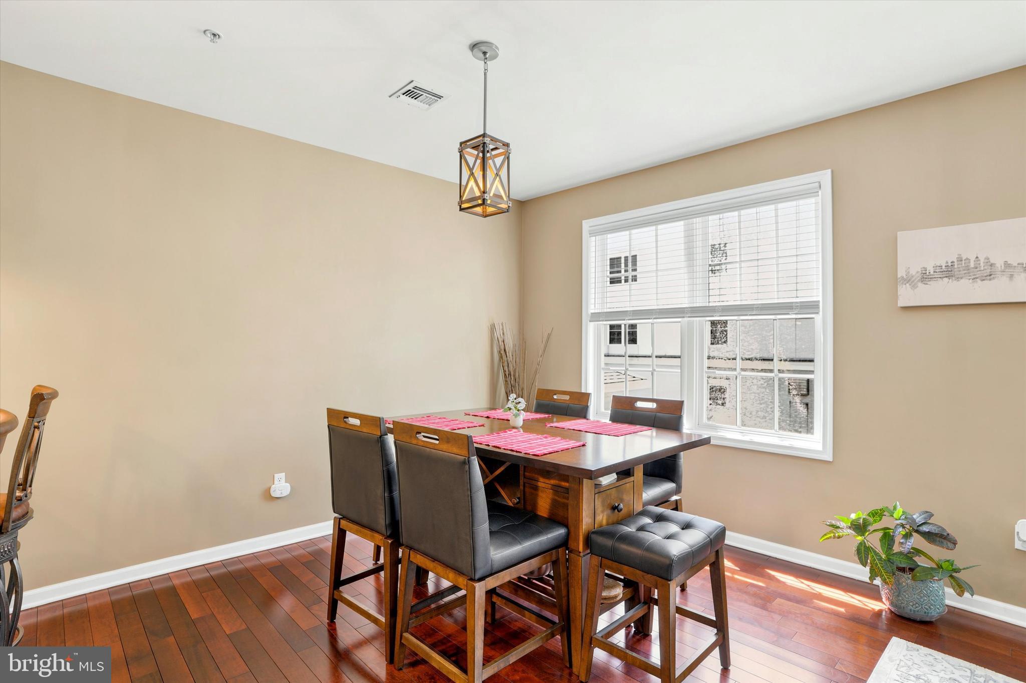 RENAISSANCE PLACE E - Residential
