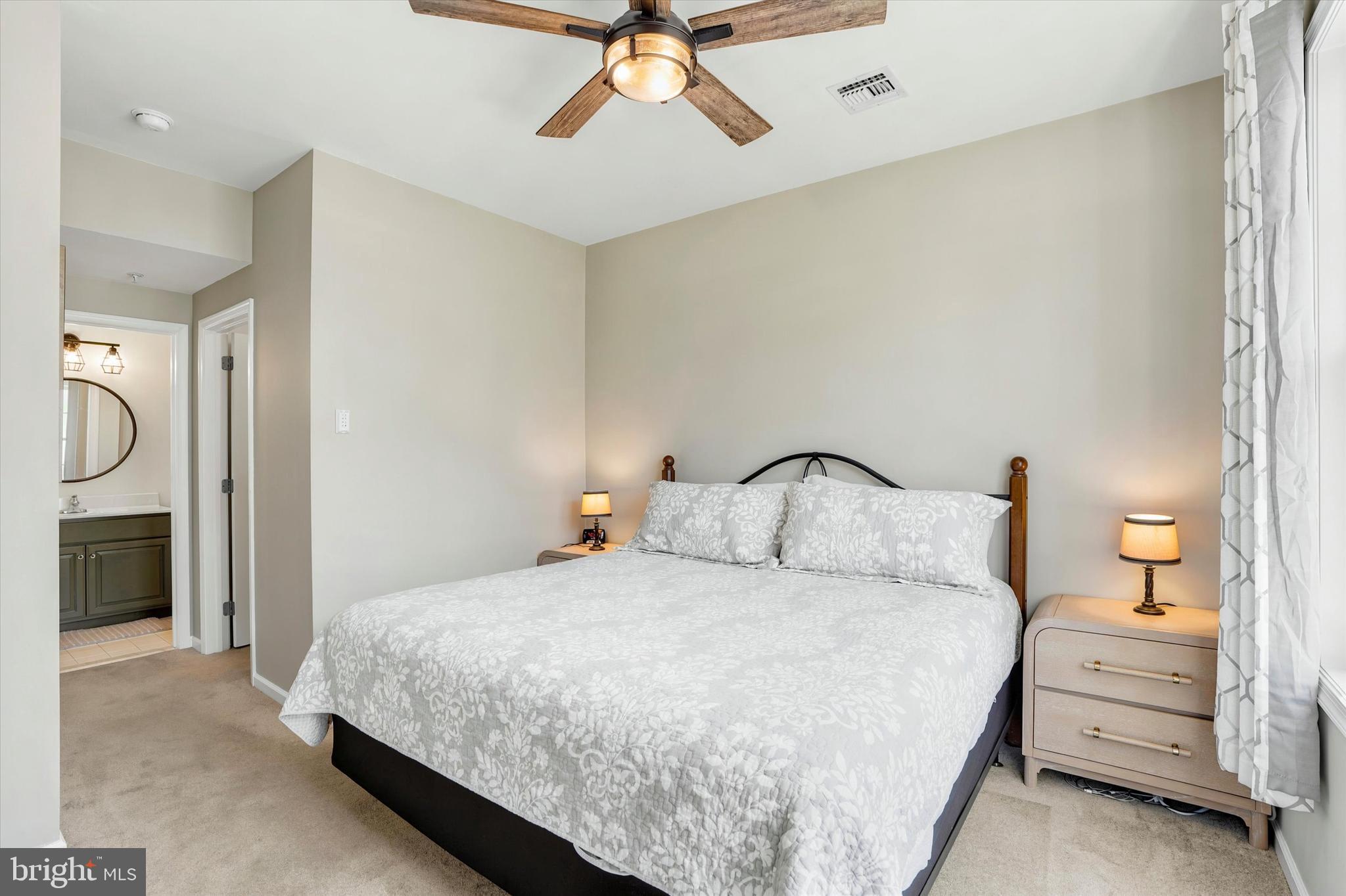 RENAISSANCE PLACE E - Residential