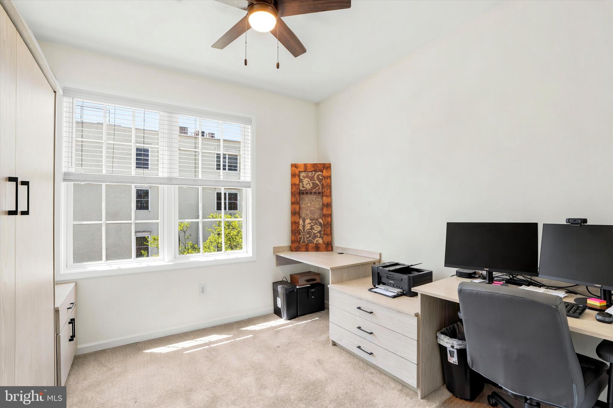 RENAISSANCE PLACE E - Residential
