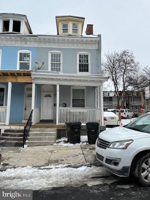 Well maintained 2 unit producing over $2k/month in rental income. Owner pays water/sewer and trash. Tenants are responsible for electric which includes their heat. Apt 1 currently using a section 8 voucher. Schedule your private tour today!
