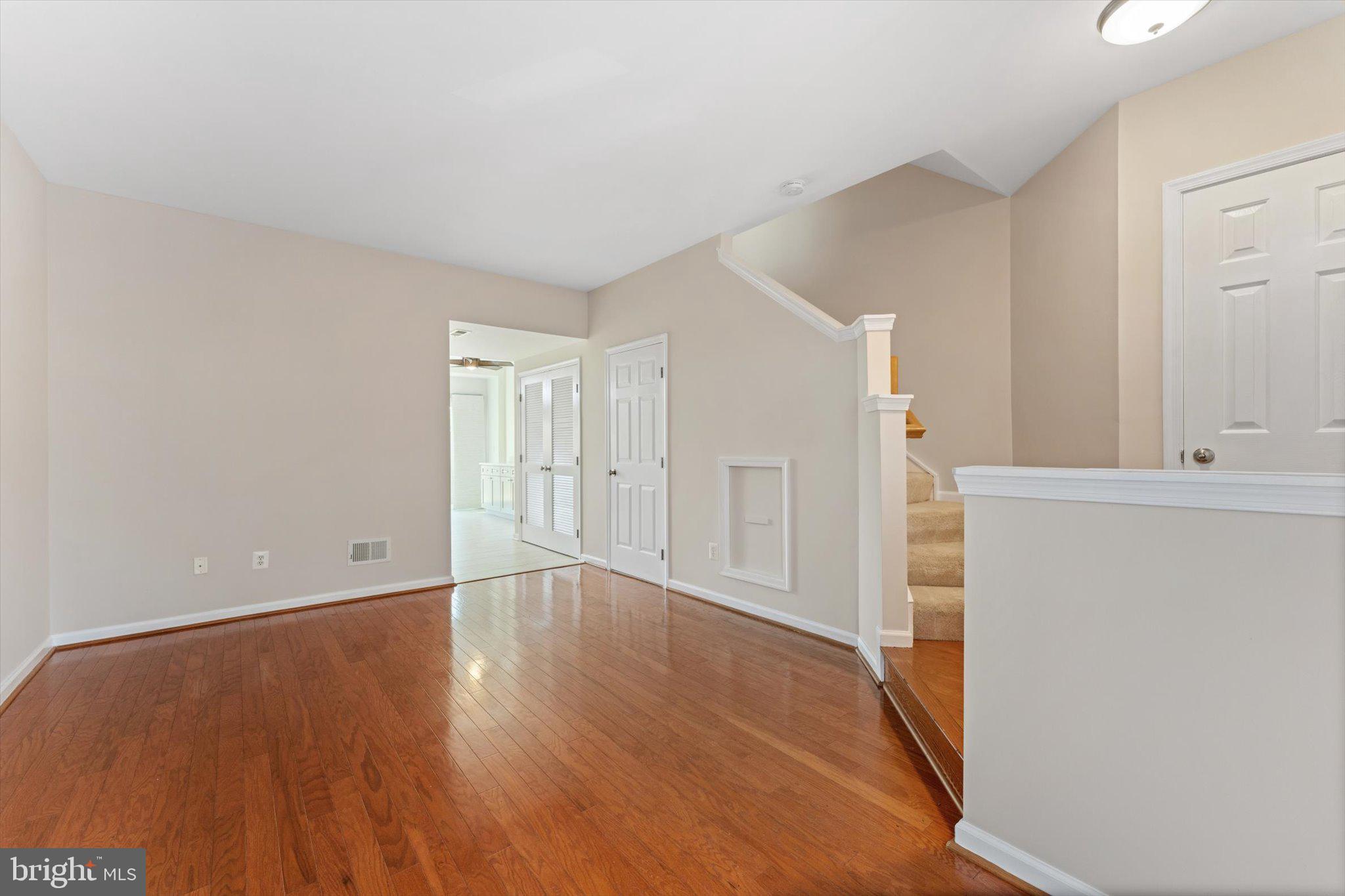 ASHBURN VILLAGE - Residential