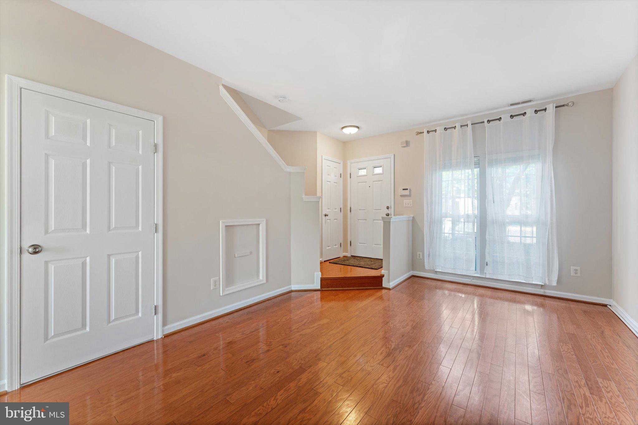 ASHBURN VILLAGE - Residential