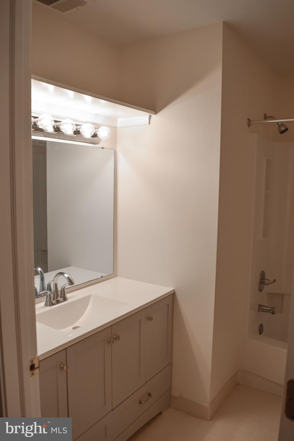 SEVEN OAKS - Residential