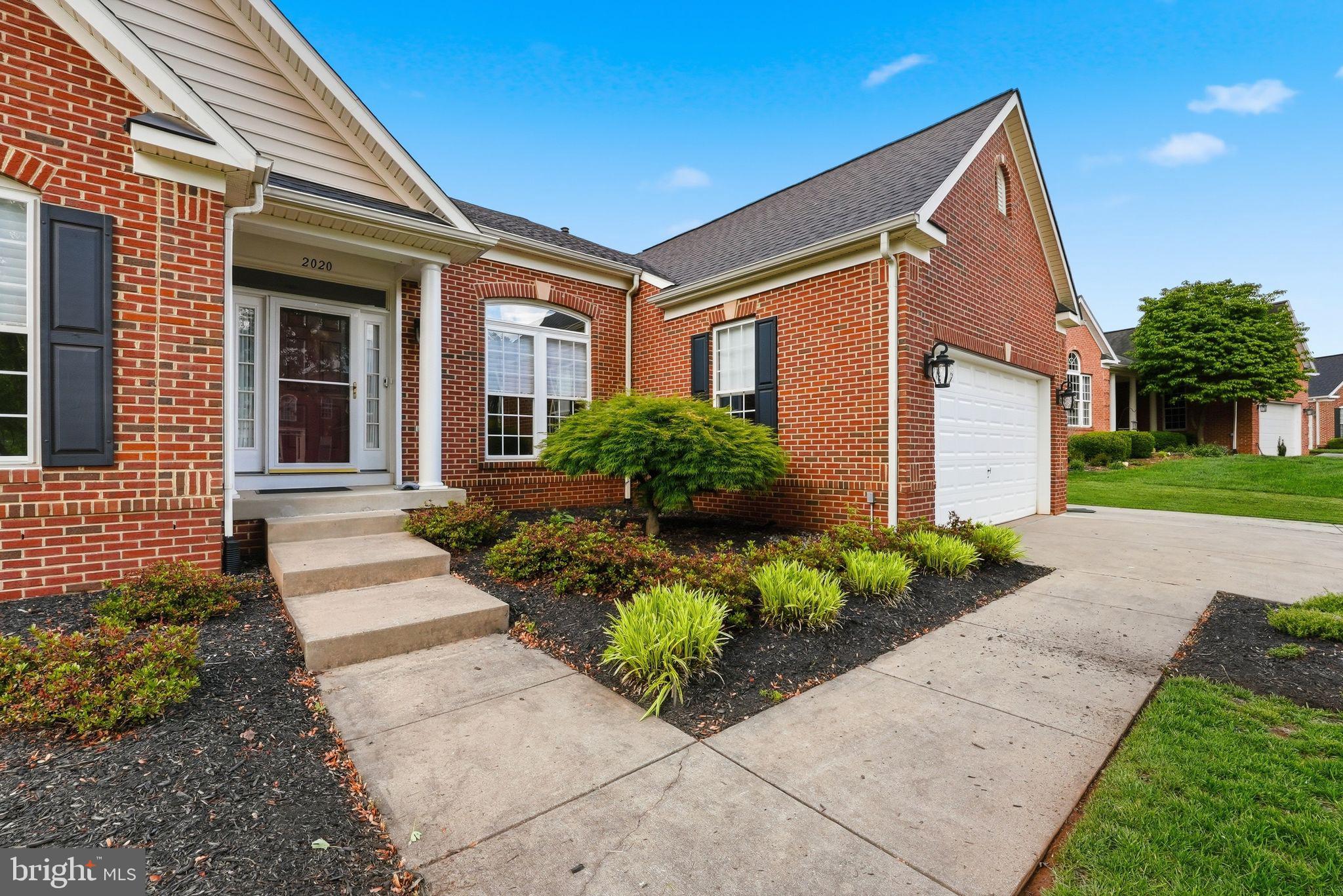 COUNTRY CLUB ESTATES - Residential