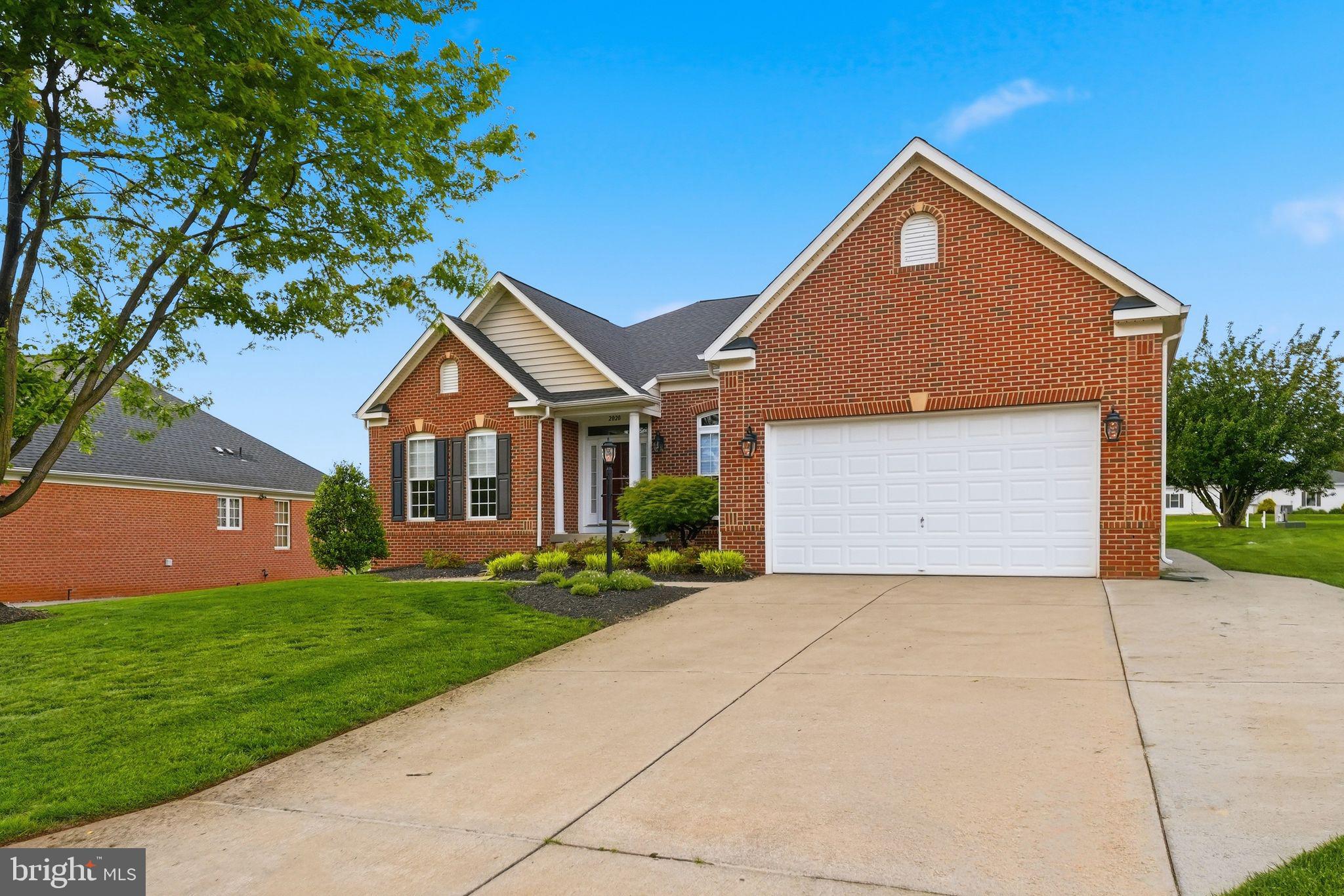 COUNTRY CLUB ESTATES - Residential