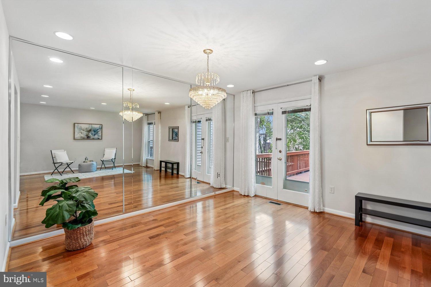 SUMMIT RIDGE - Residential