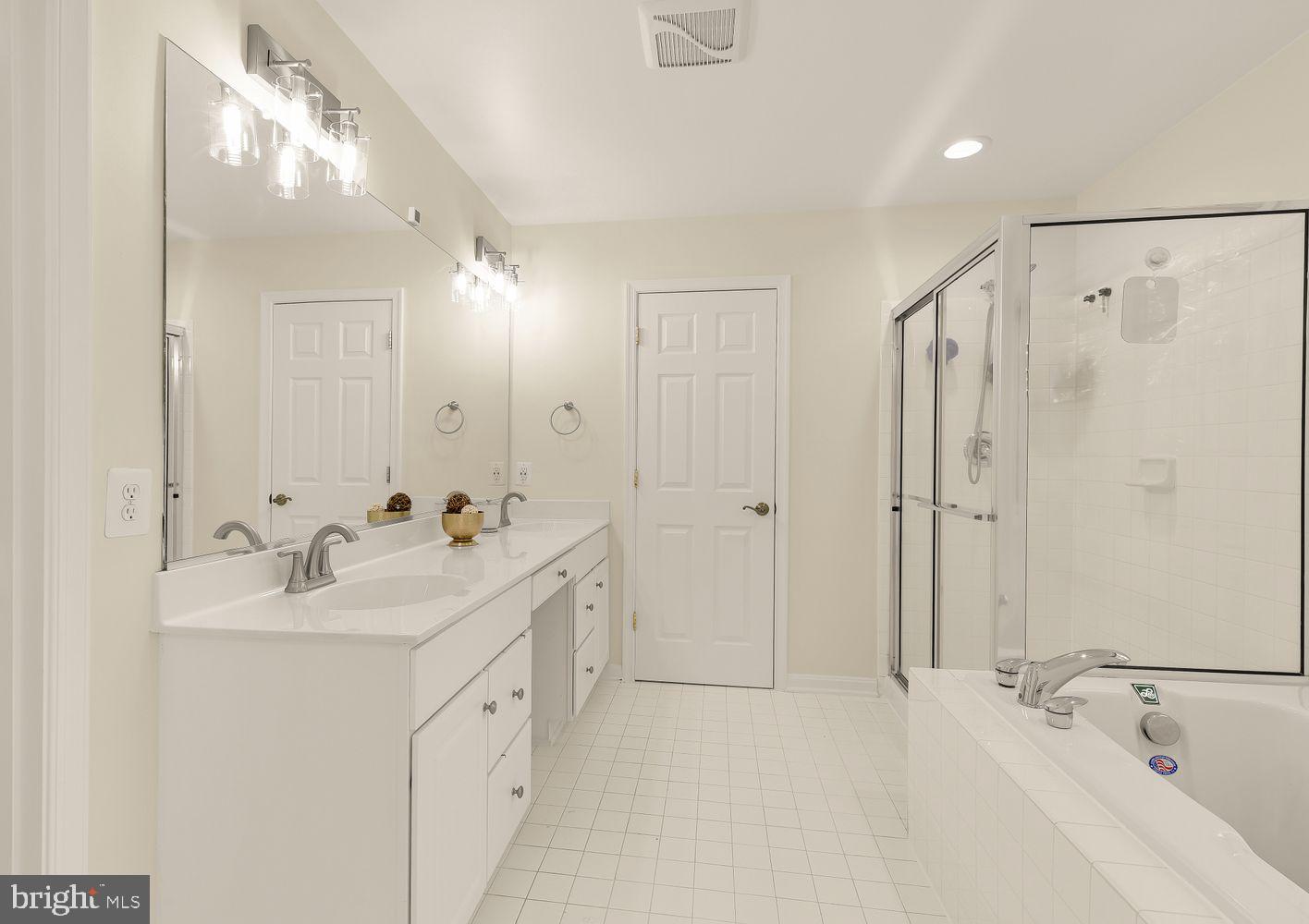 LAUREL HILL LANDBAY - Residential
