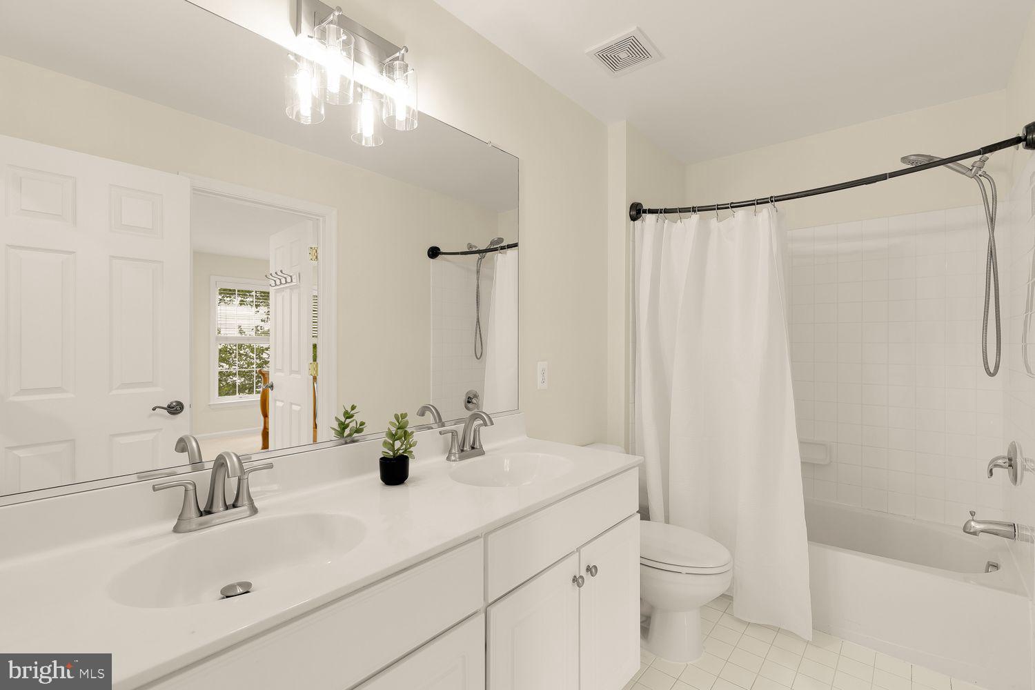 LAUREL HILL LANDBAY - Residential
