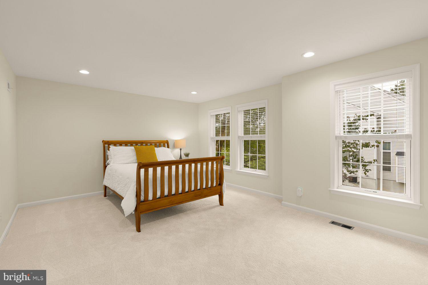 LAUREL HILL LANDBAY - Residential