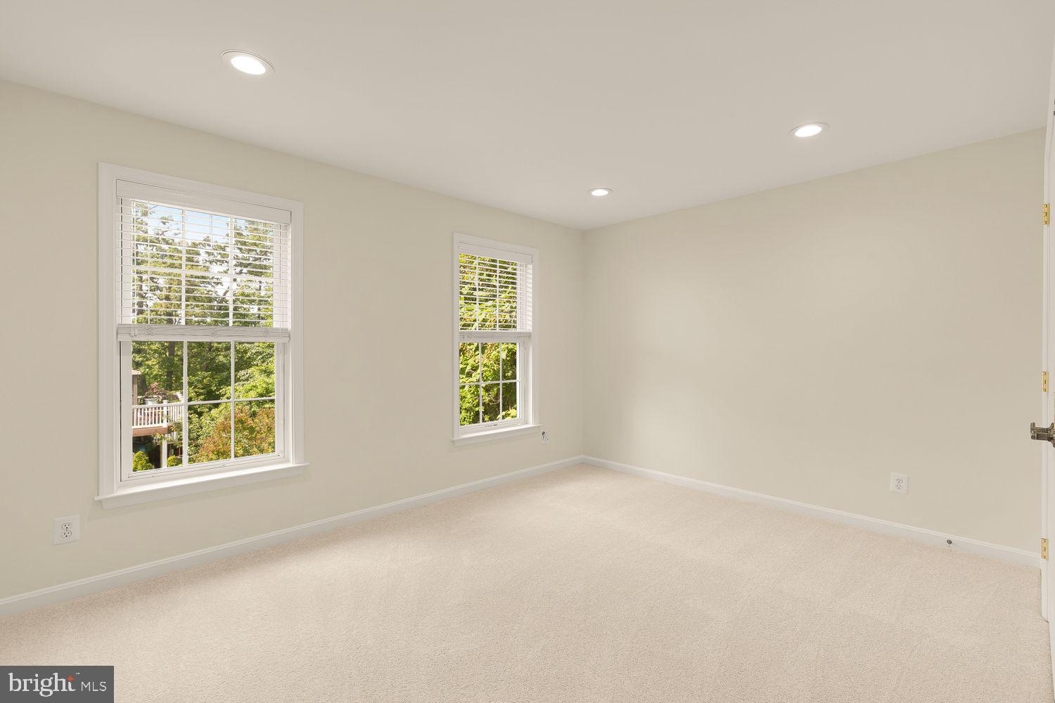 LAUREL HILL LANDBAY - Residential