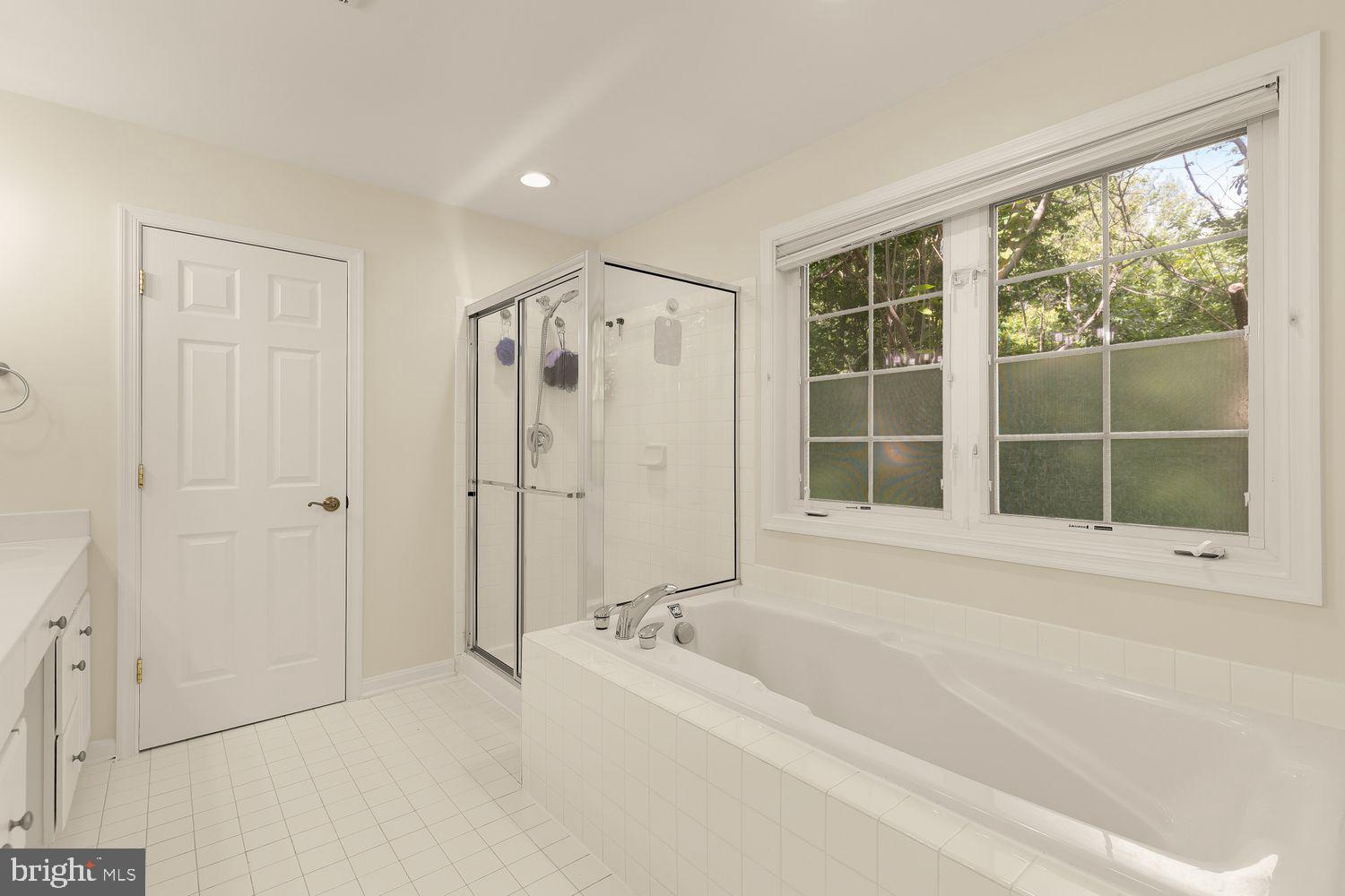 LAUREL HILL LANDBAY - Residential