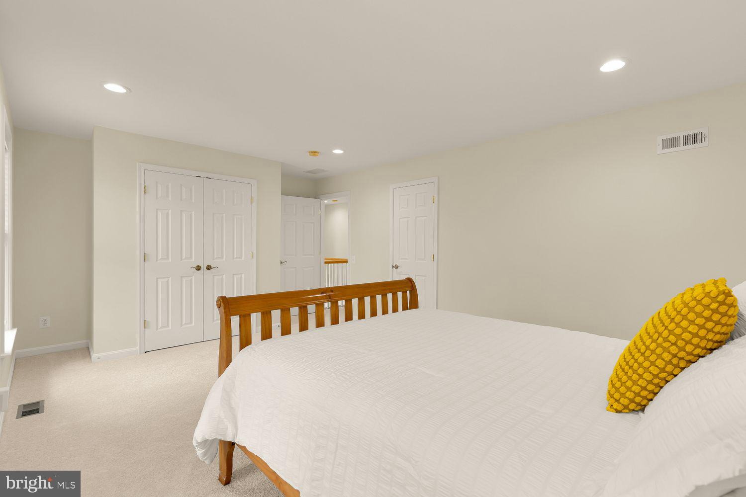 LAUREL HILL LANDBAY - Residential