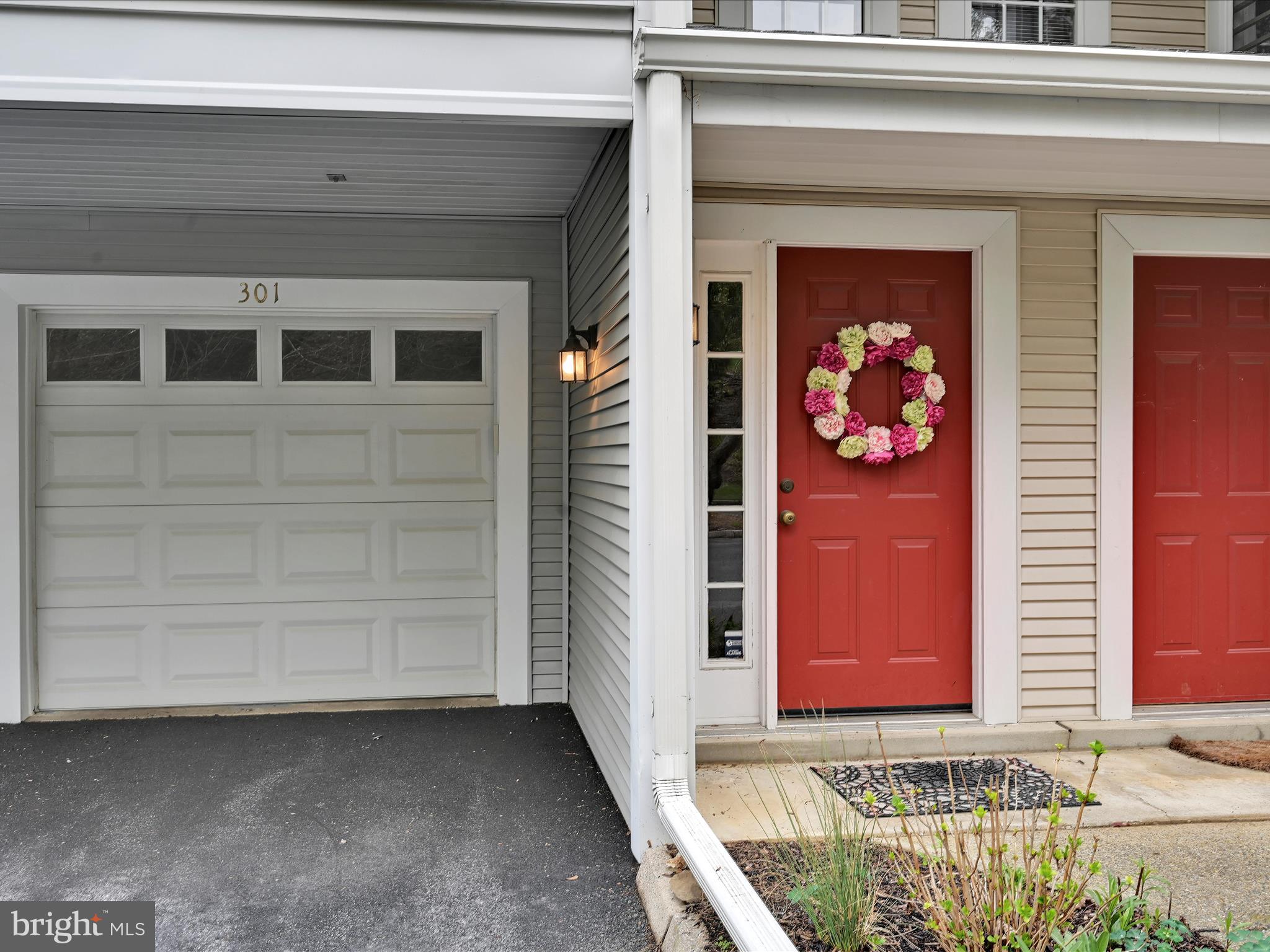 COUNTRY PLACE - Residential