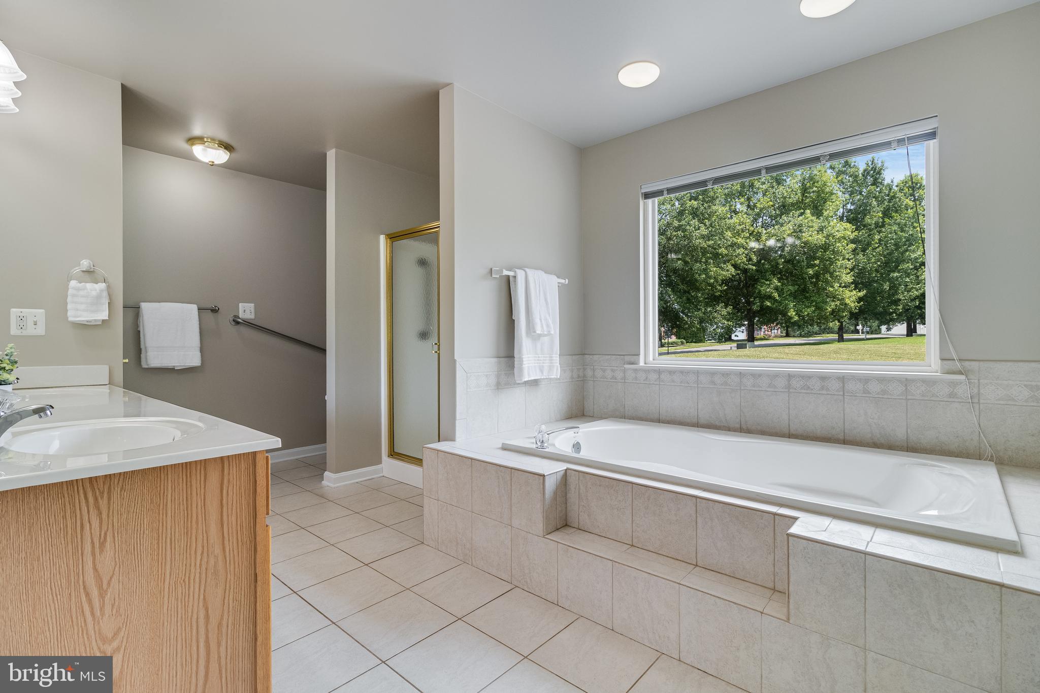 LYONS CREEK OVERLOOK - Residential