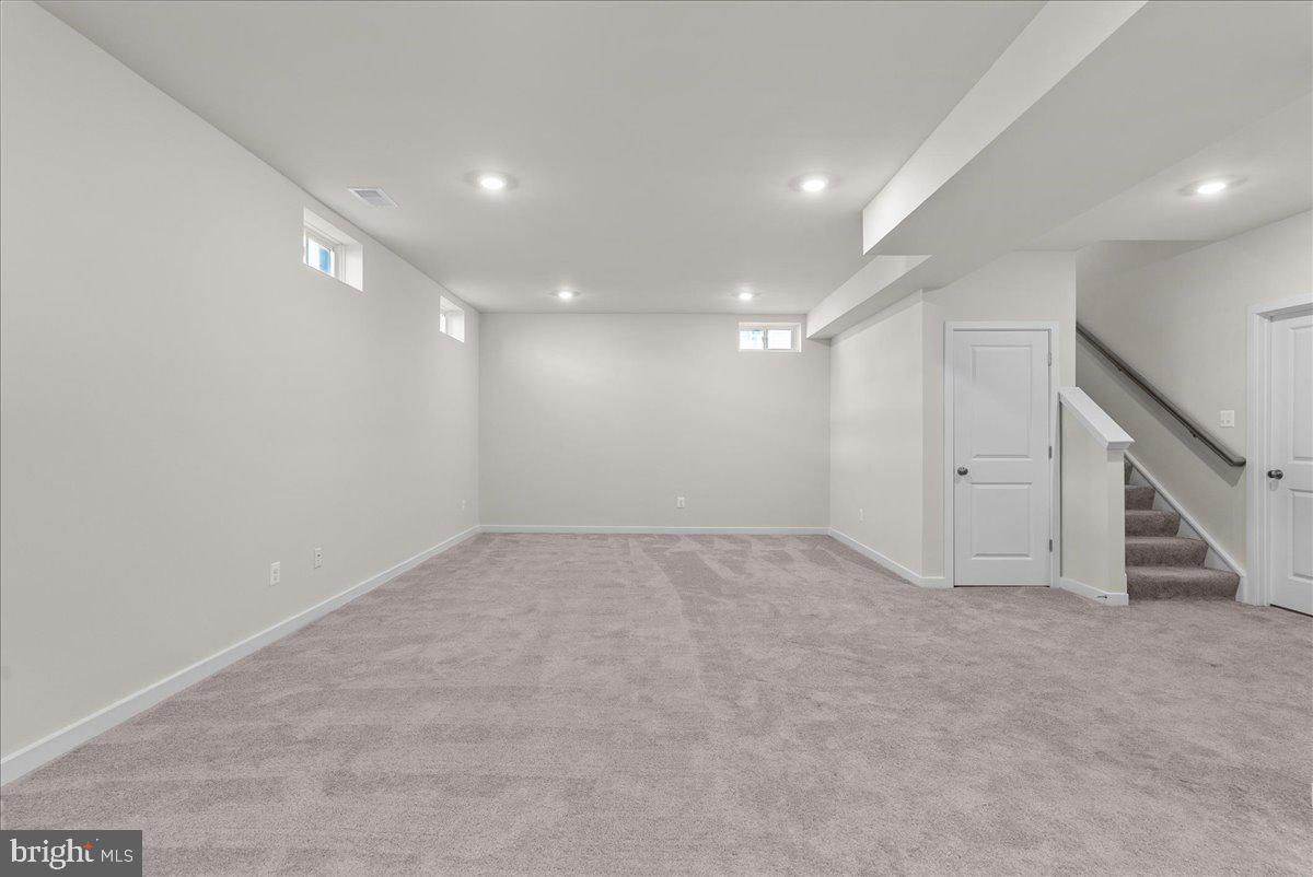 SENSENY VILLAGE - Residential