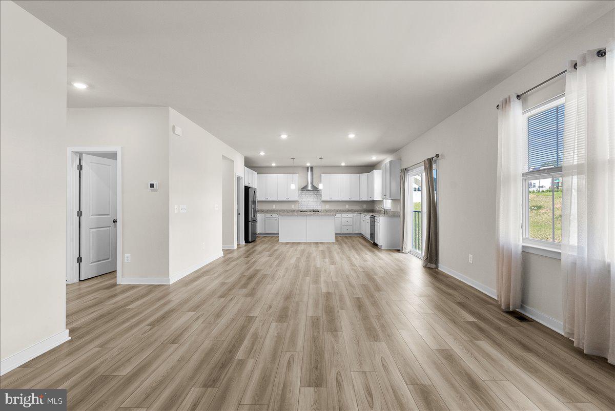 SENSENY VILLAGE - Residential