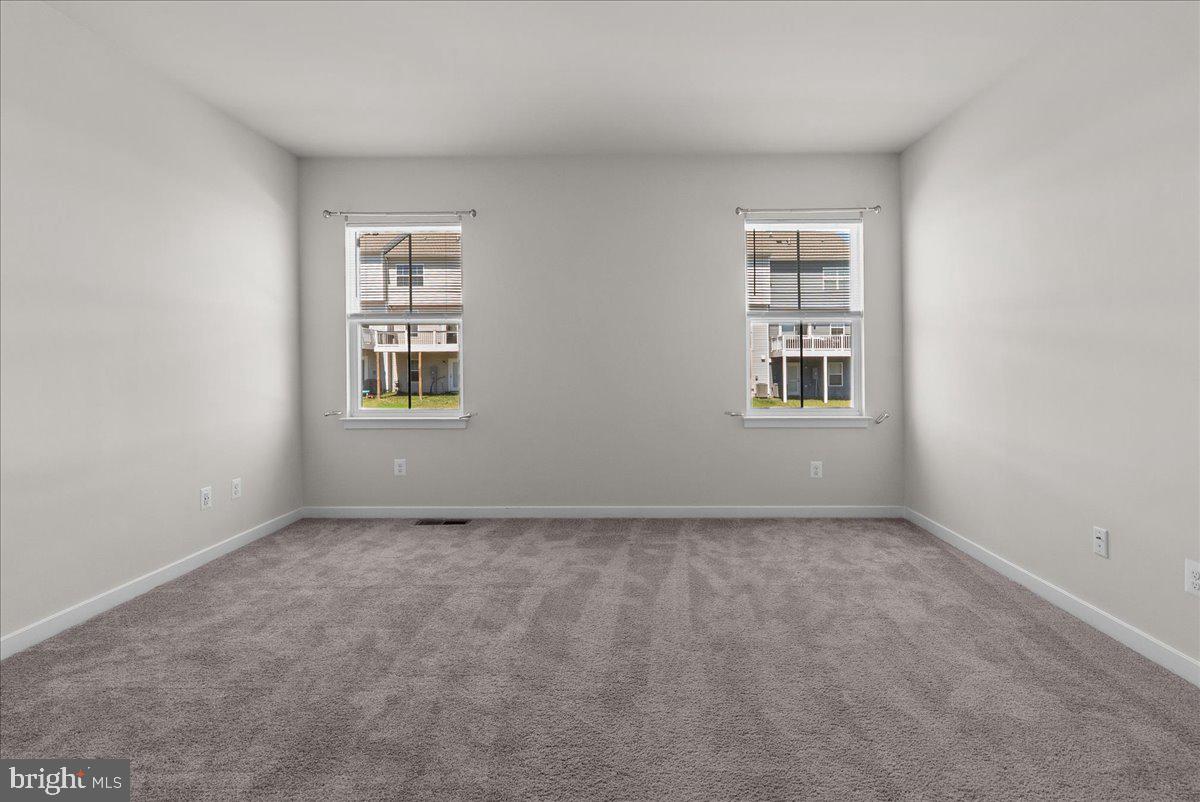 SENSENY VILLAGE - Residential