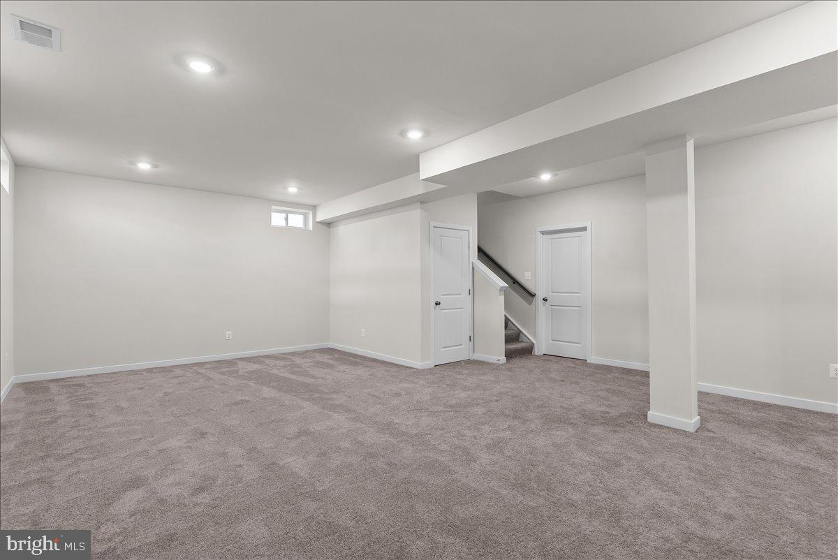SENSENY VILLAGE - Residential