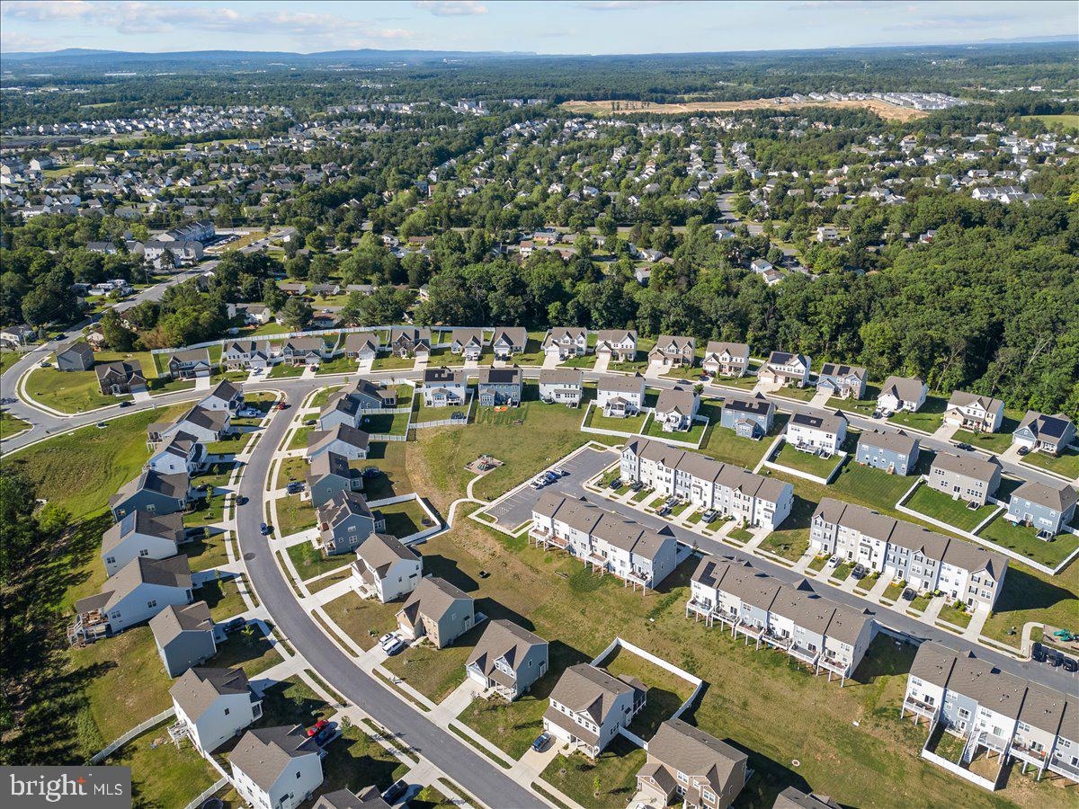 SENSENY VILLAGE - Residential