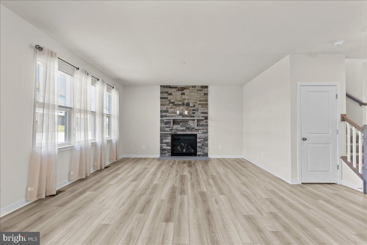 SENSENY VILLAGE - Residential