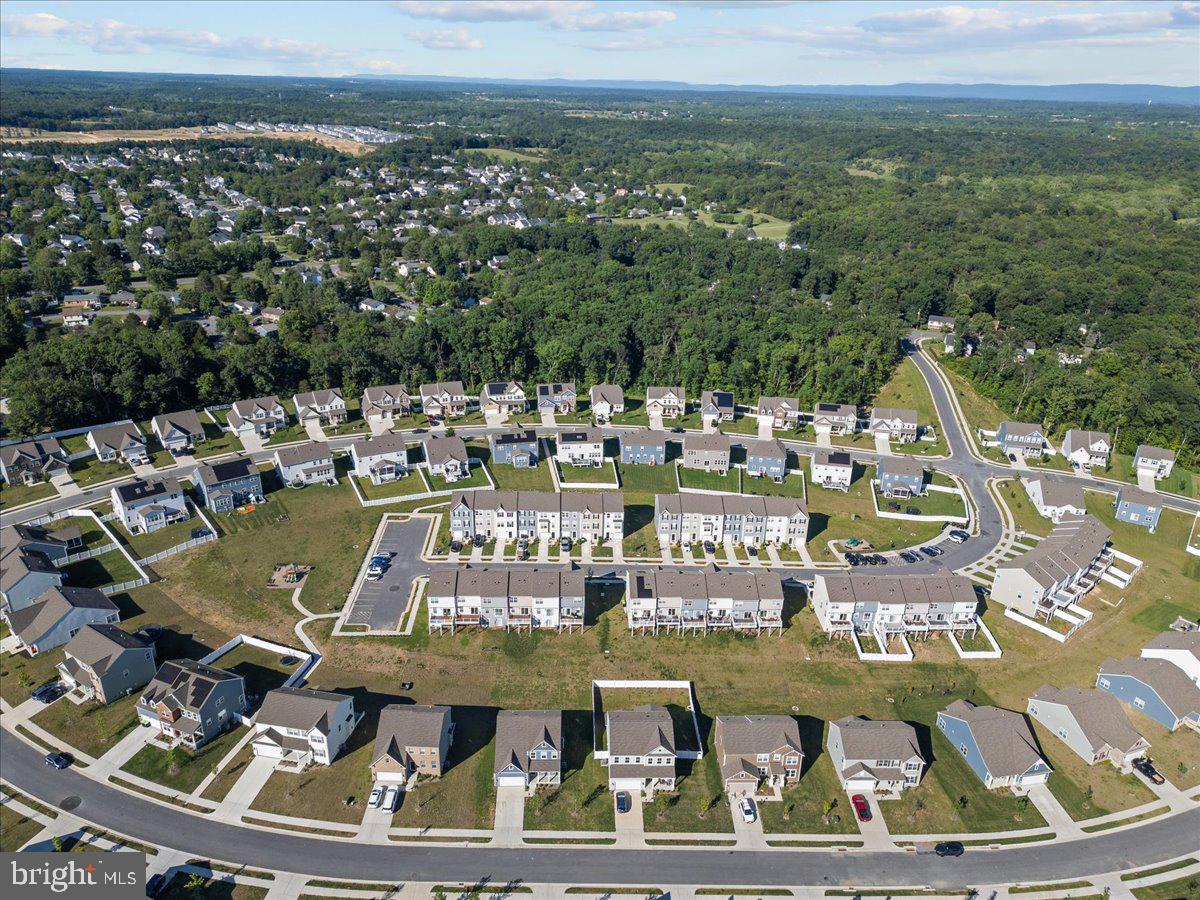 SENSENY VILLAGE - Residential