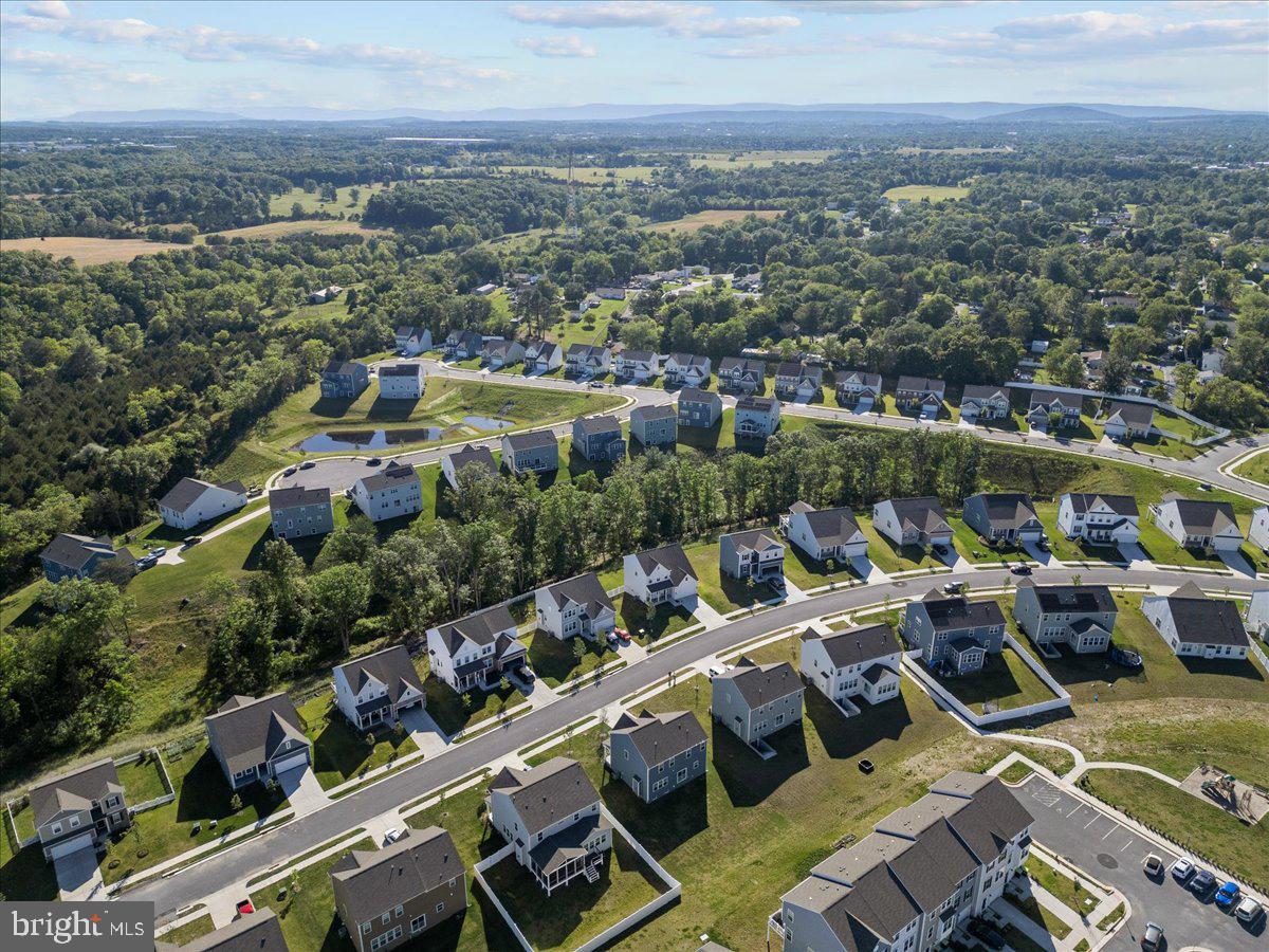 SENSENY VILLAGE - Residential