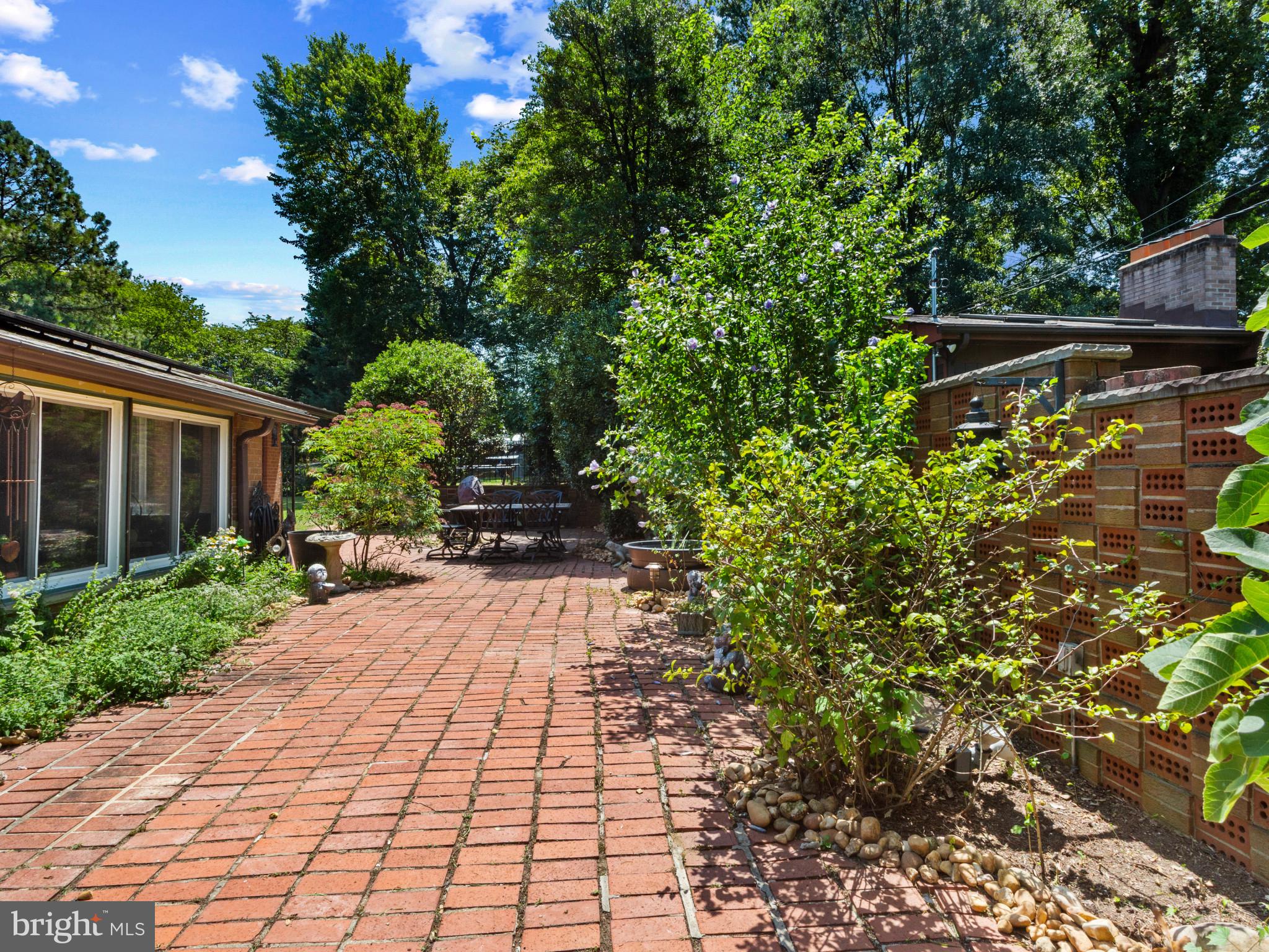 BARNABY VILLAGE - Residential
