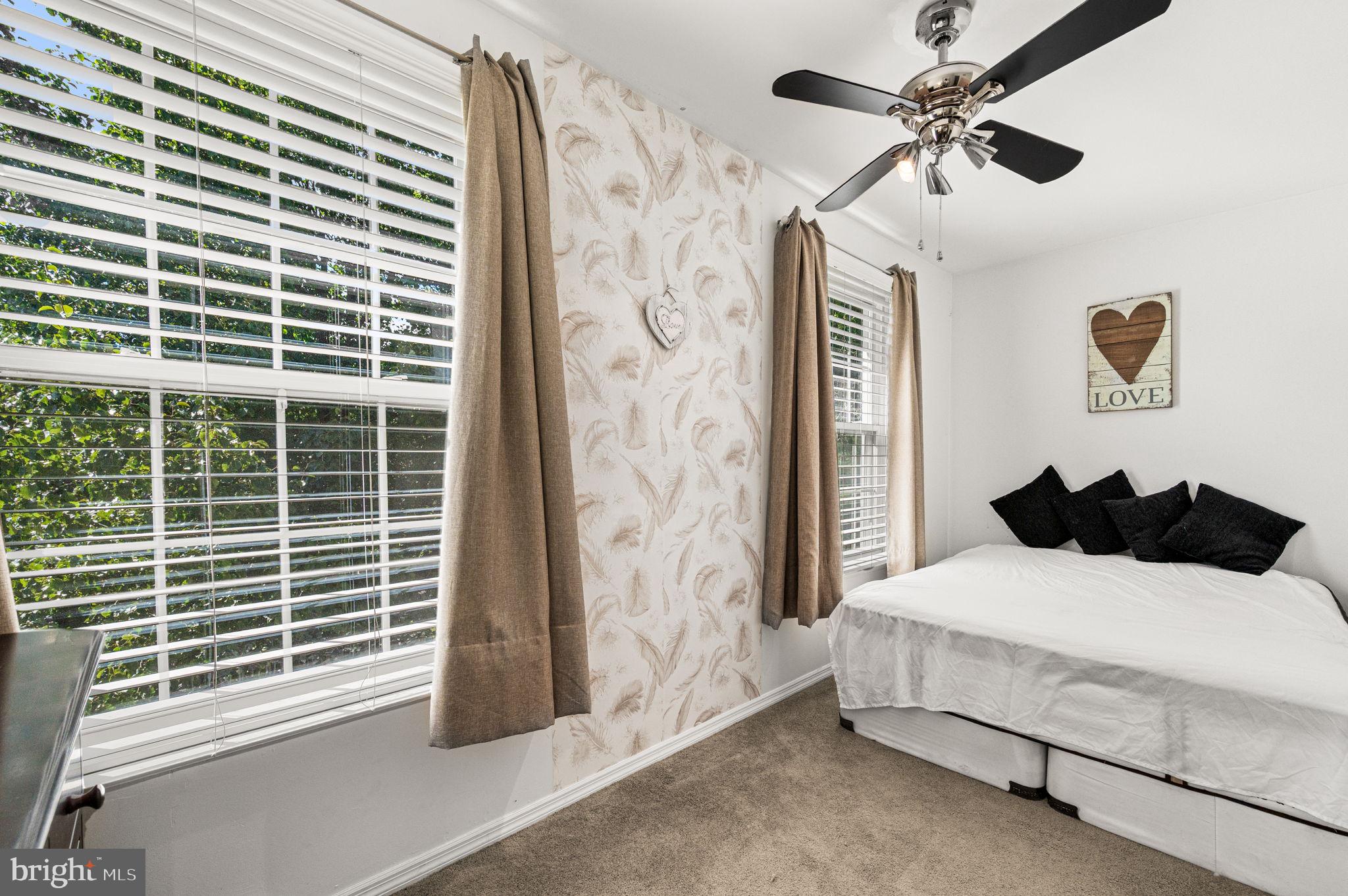 IVY WOODS - Residential