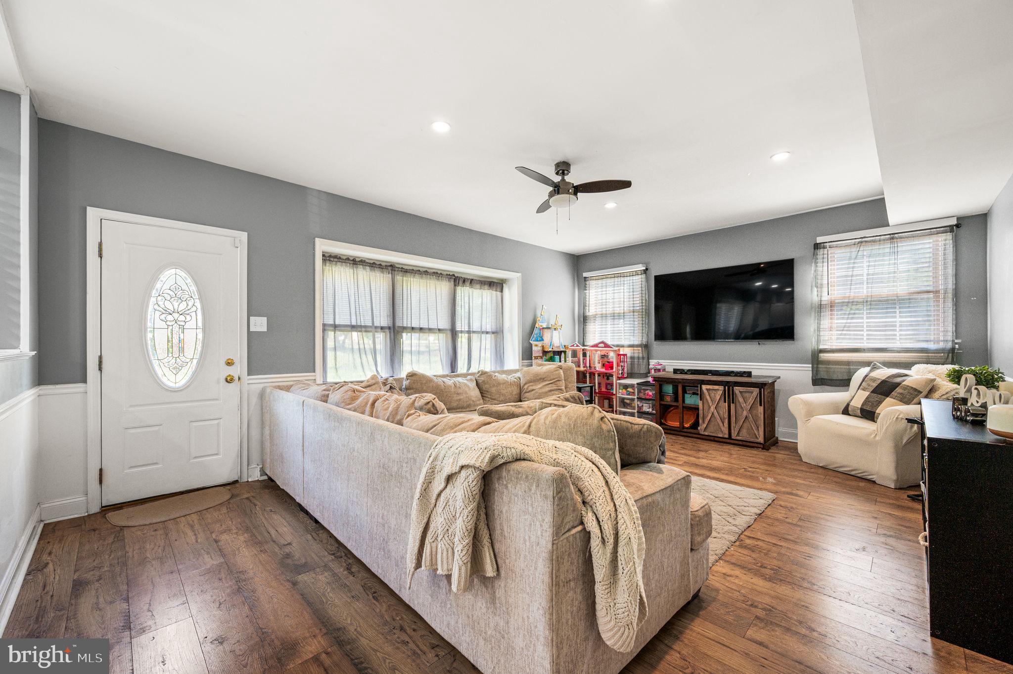 IVY WOODS - Residential