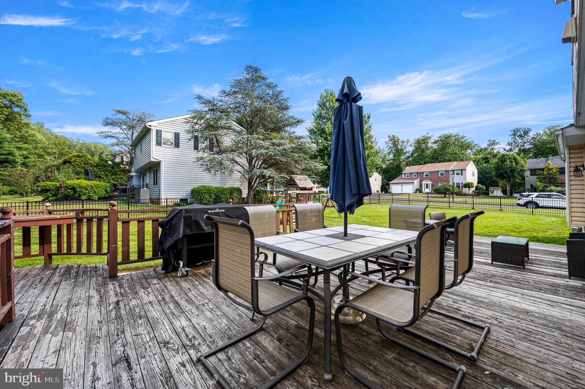 IVY WOODS - Residential