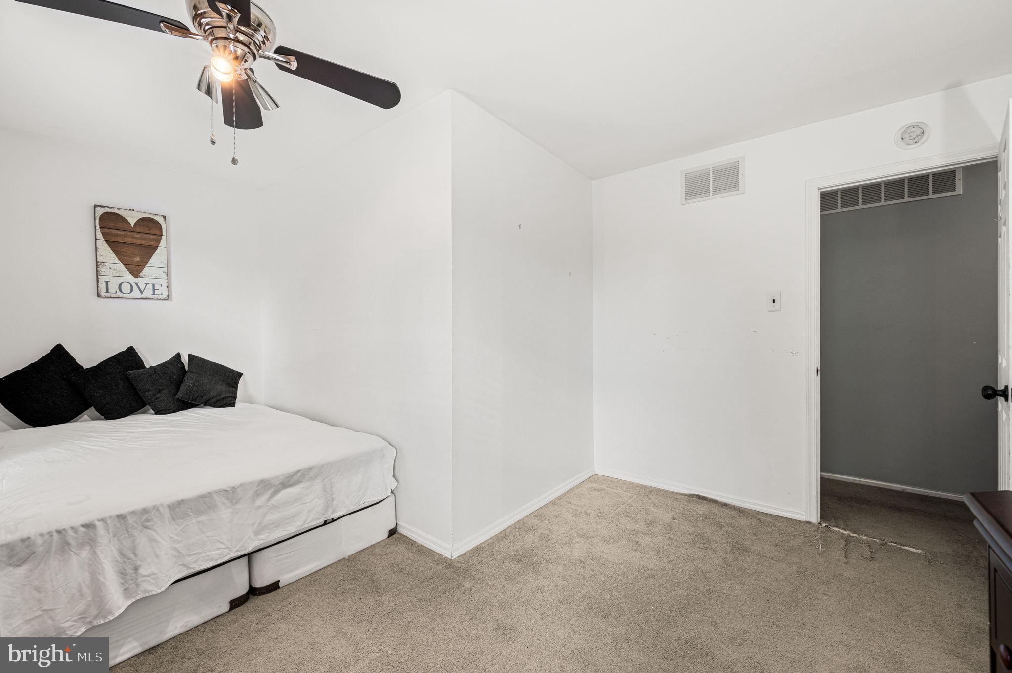IVY WOODS - Residential