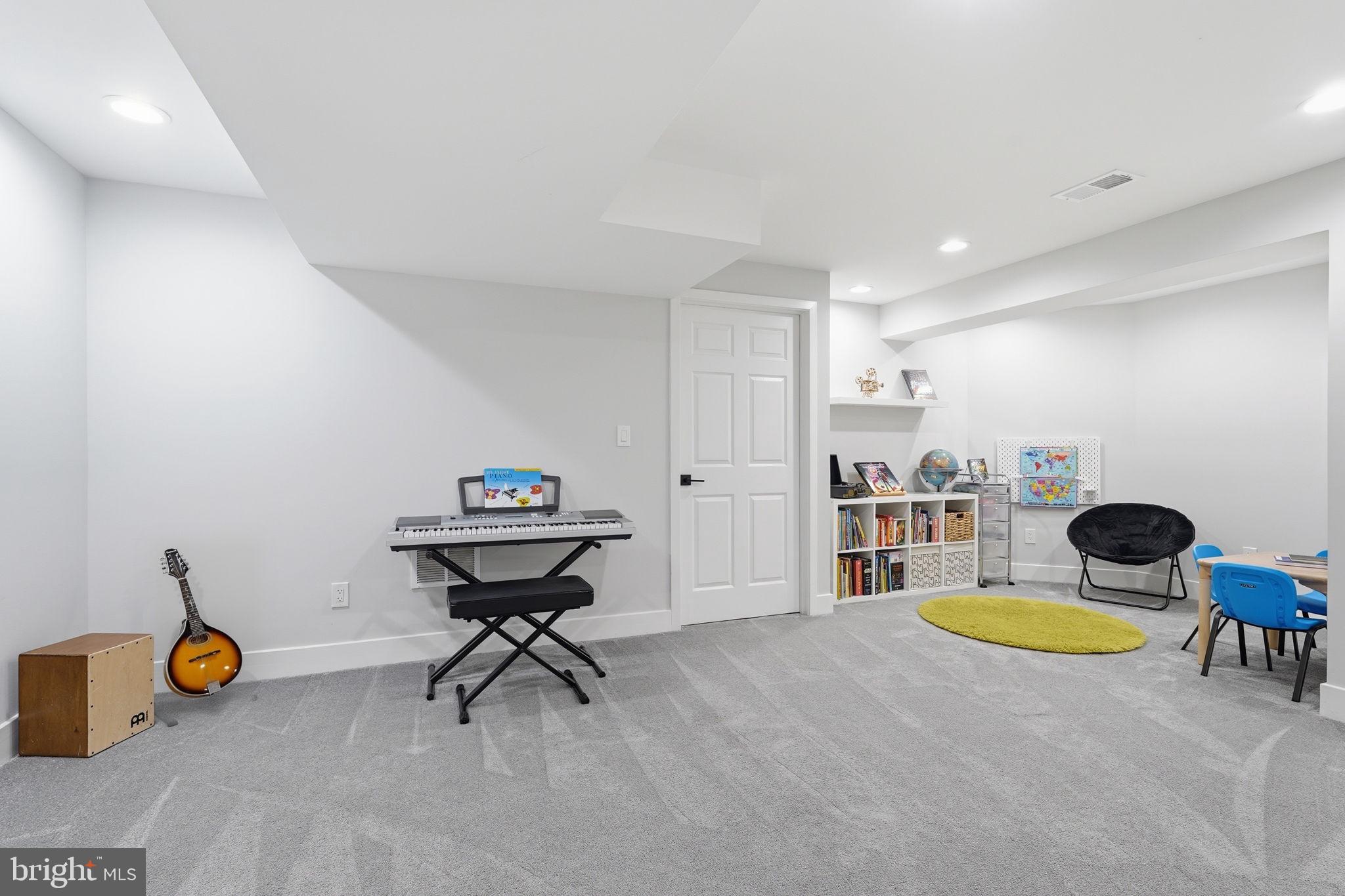 ASHBURN FARM - Residential