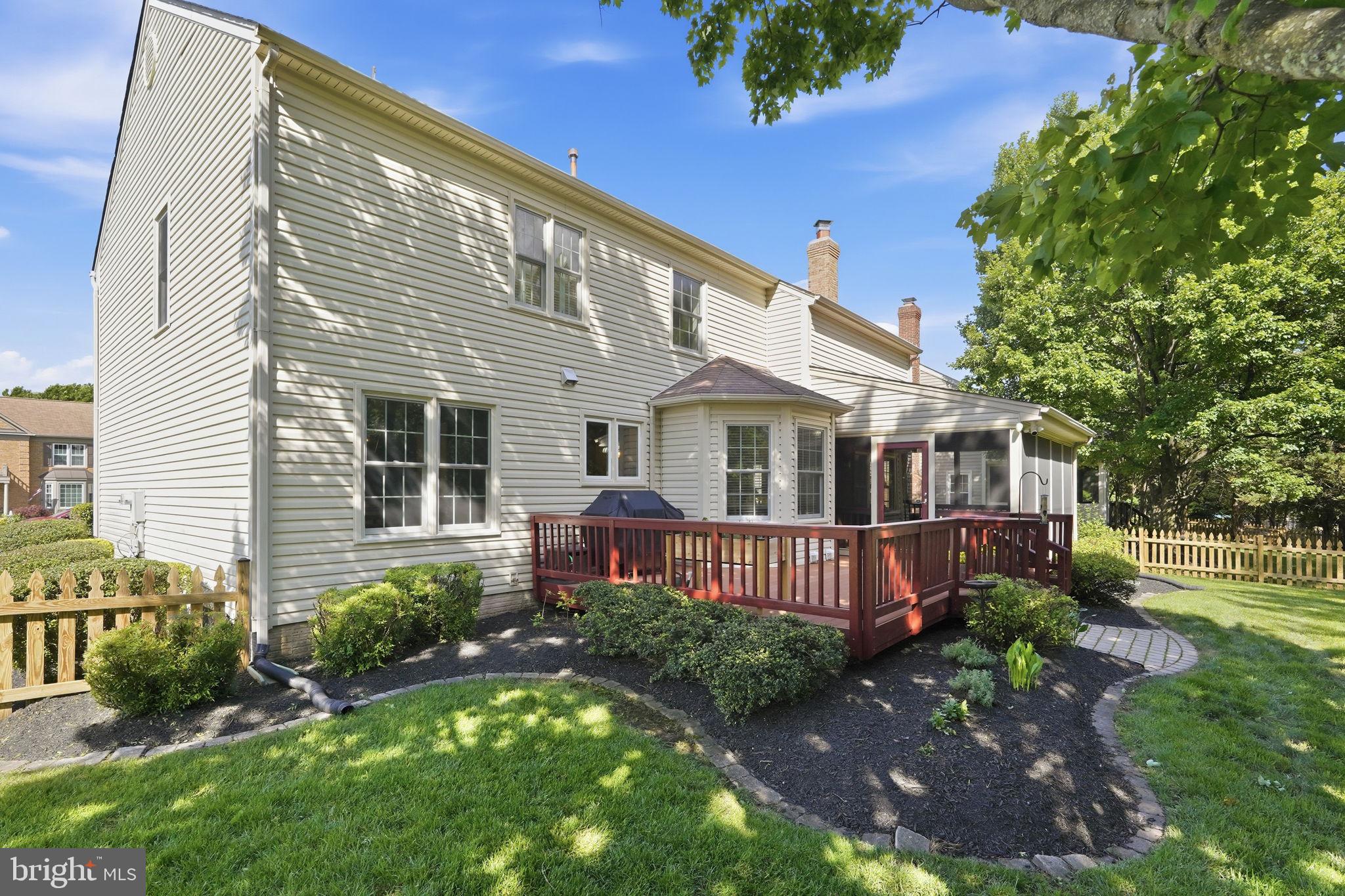 ASHBURN FARM - Residential