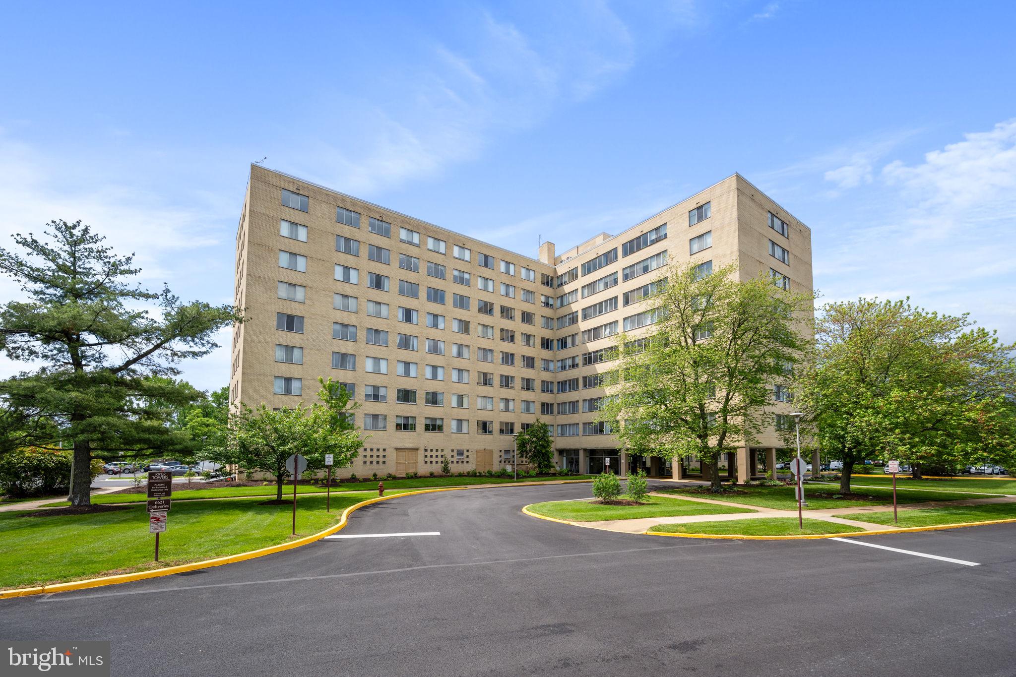 RIVER TOWERS - Residential Lease