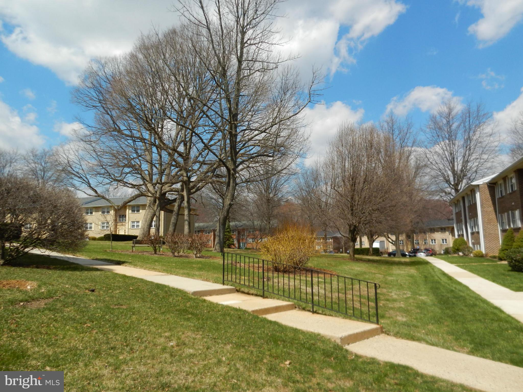 HICKORY HILLS CONDOMINIUMS - Residential Lease