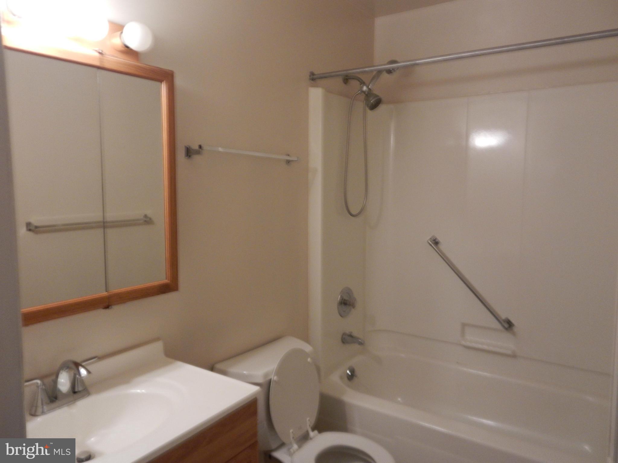 HICKORY HILLS CONDOMINIUMS - Residential Lease